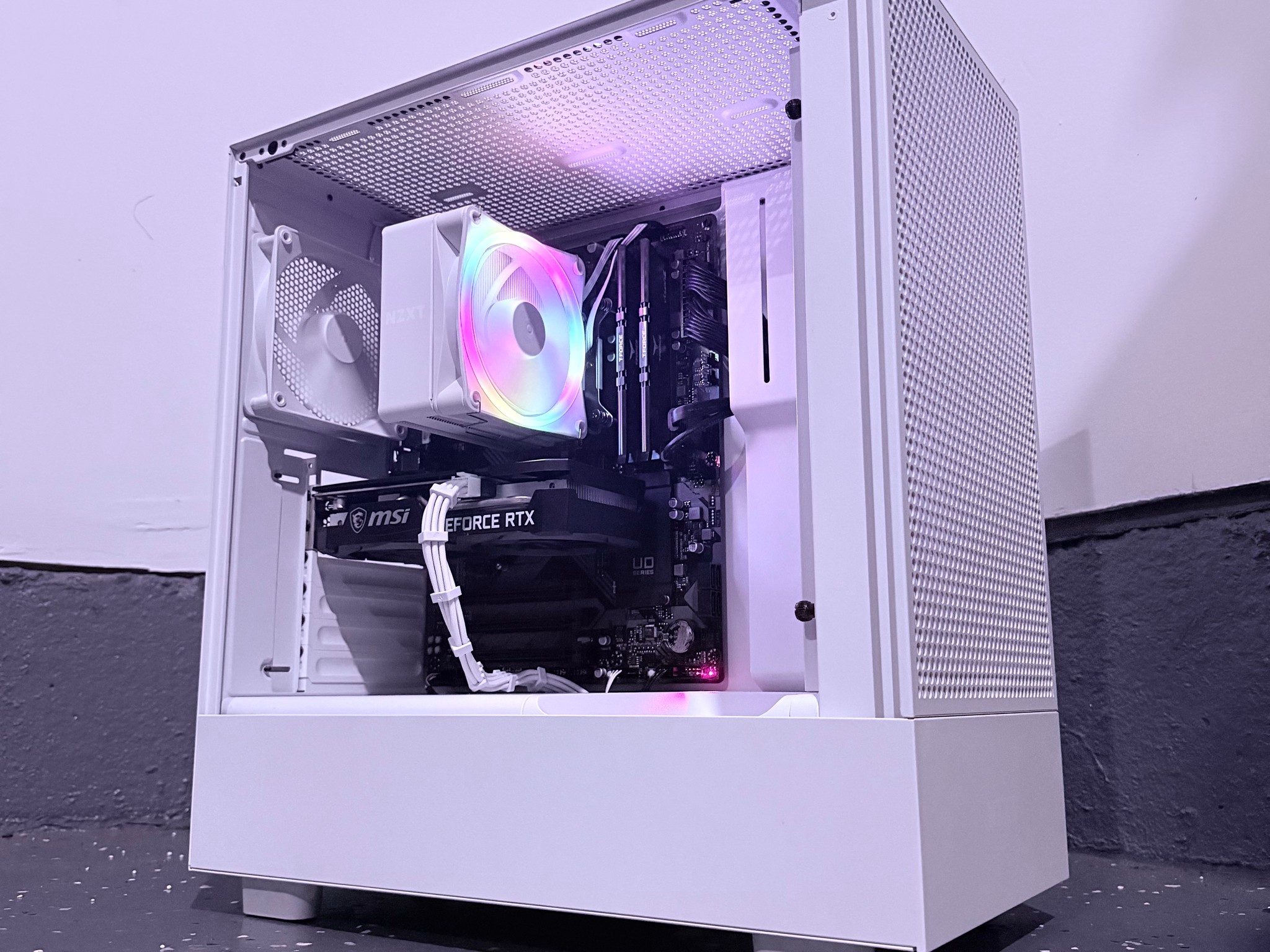 ⚪️"Prism Bloom"🌈| 1080p Gaming | RTX 3050 | i5 12400F | 16GB Ram | 1TB Storage | Free Shipping
