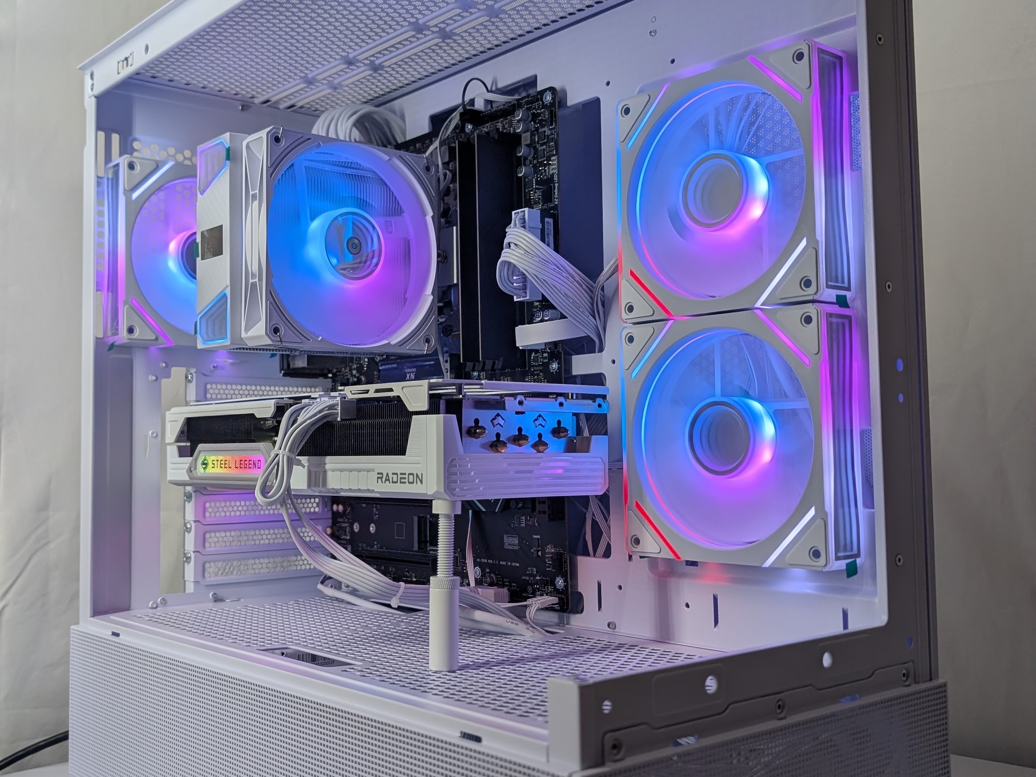 ALL WHITE | 9070XT 16GB | RYZEN 5 7500F | 1000W POWER SUPPLY