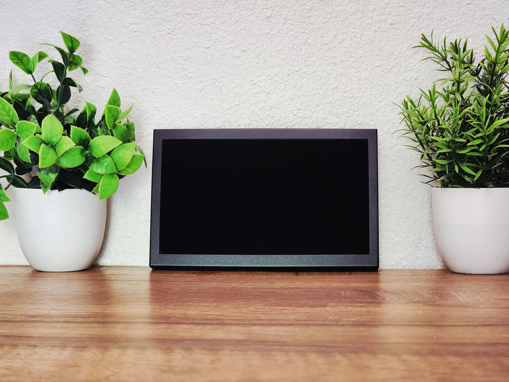7 Inch Mini Monitor | HDMI | Built in Speakers | VGA