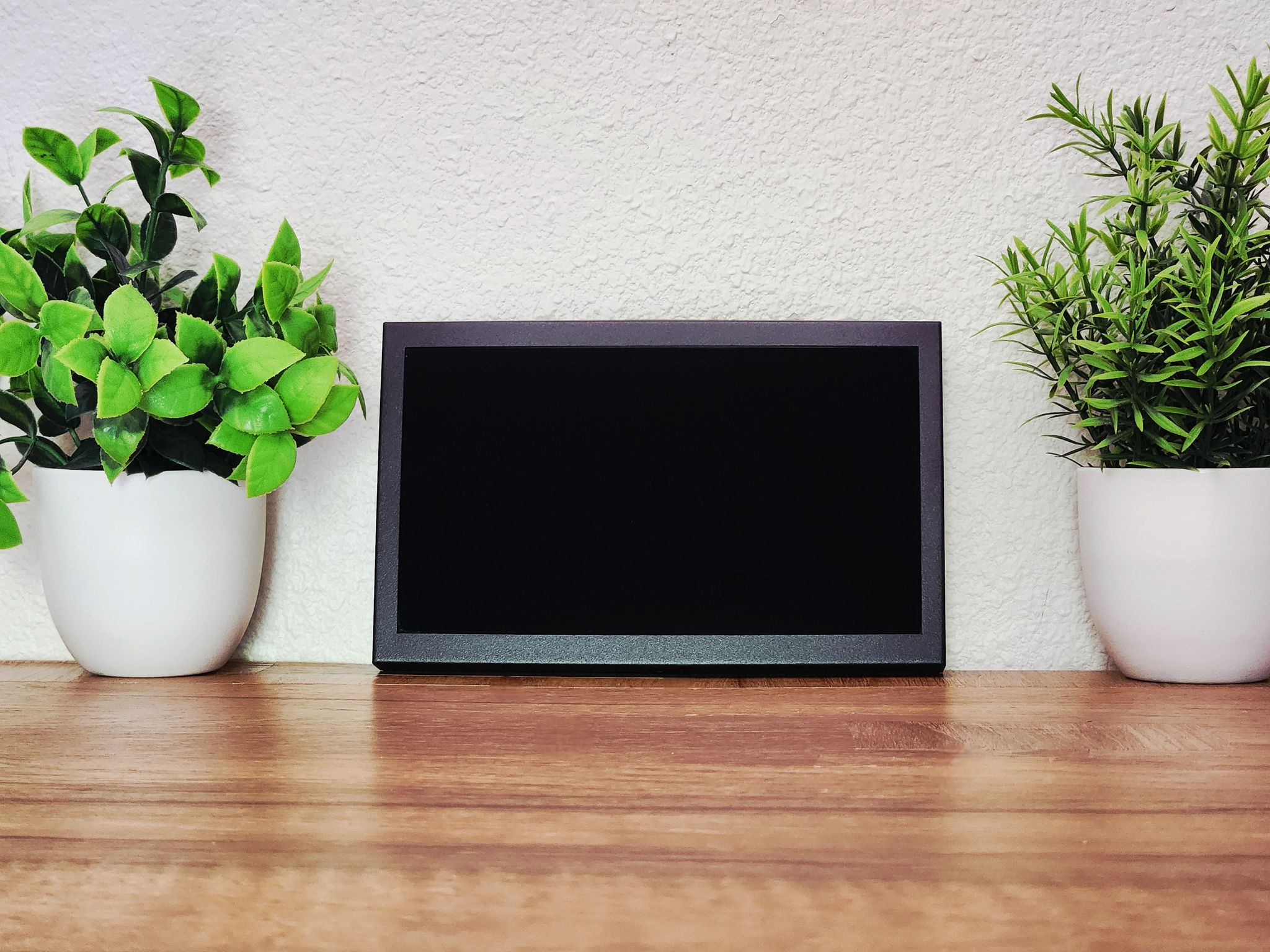 7 Inch Mini Monitor | HDMI | Built in Speakers | VGA
