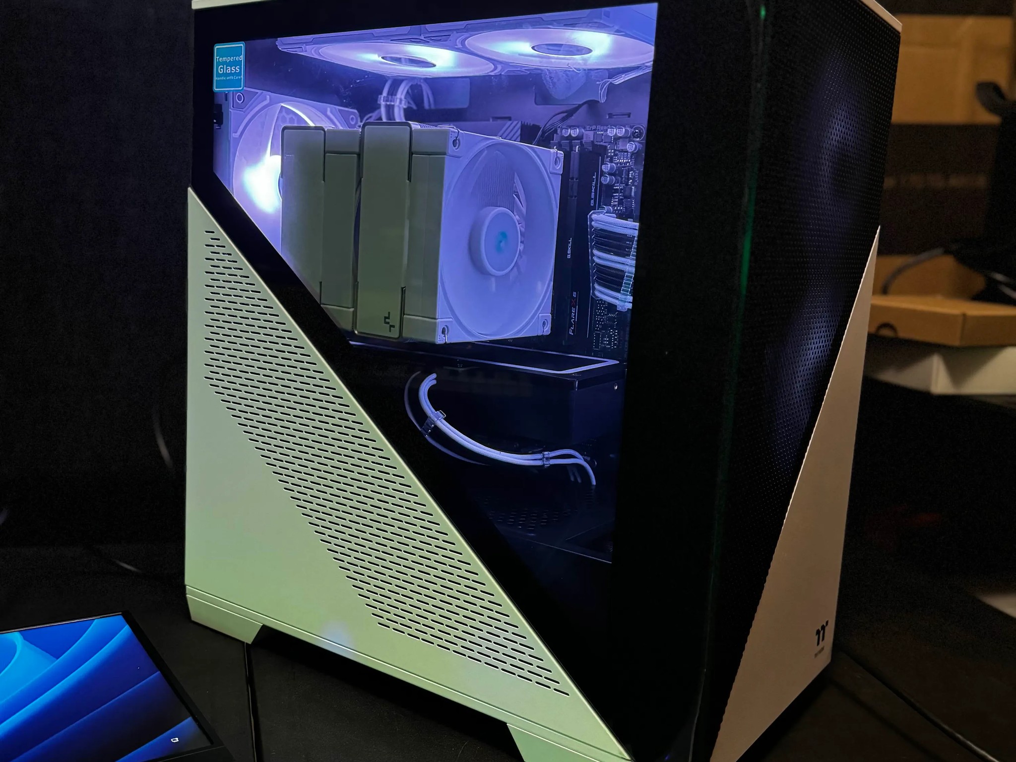 StormShade | RTX 4070 12 GB GDDR6X | Ryzen 5 7600 | 32 GB DDR5 | 2 TB SSD | High End Gaming PC