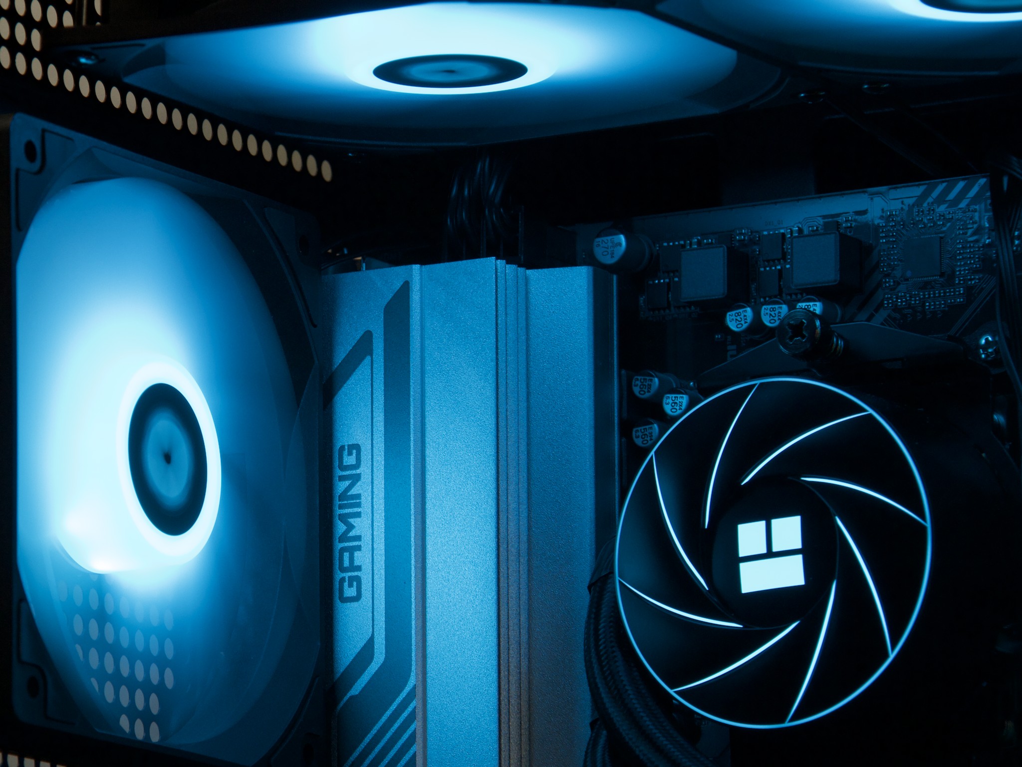 RTX 3080, Ryzen 5 7500F, 32GB DDR5, 1TB NVMe SSD, WiFi - Custom Gaming PC