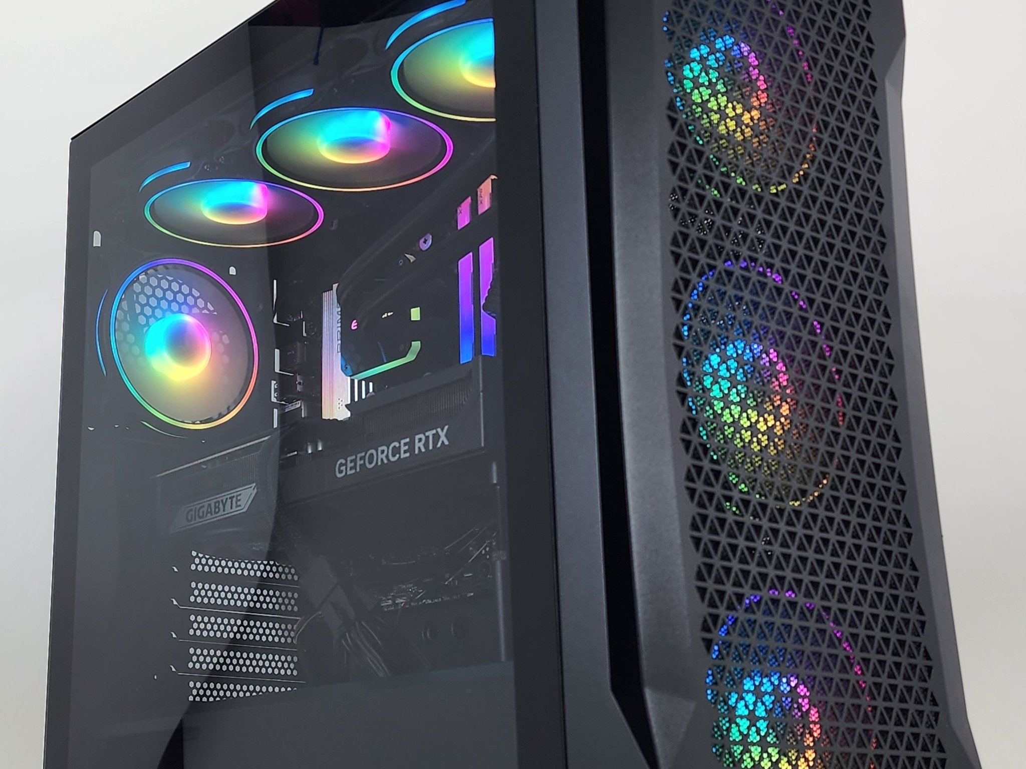 Gaming PC Ryzen 7 7800X3D 32GB RAM 2TB SSD RTX 5070 Ti 16GB Windows 11 Computer