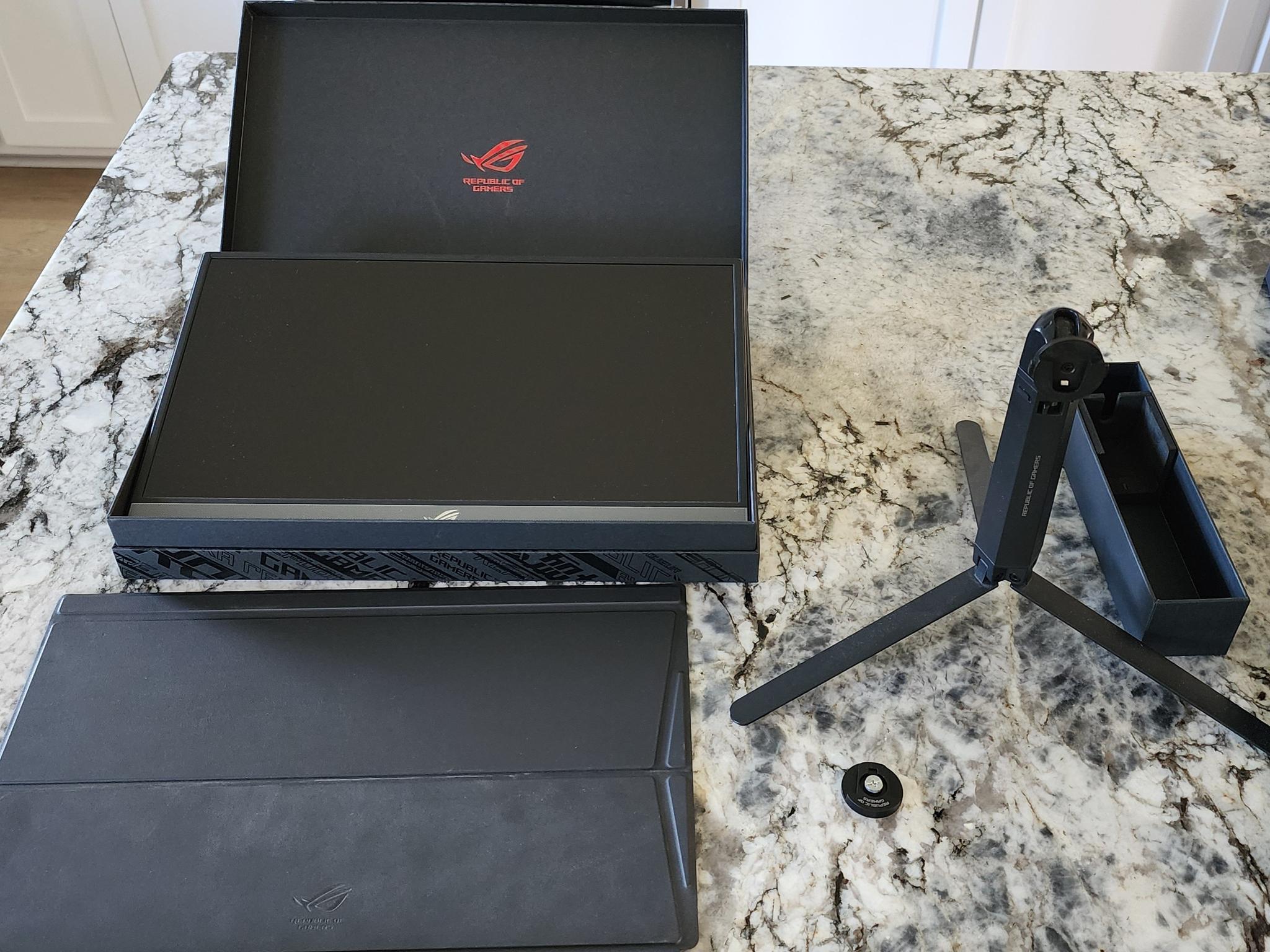 ASUS ROG STRIX XG17AHP