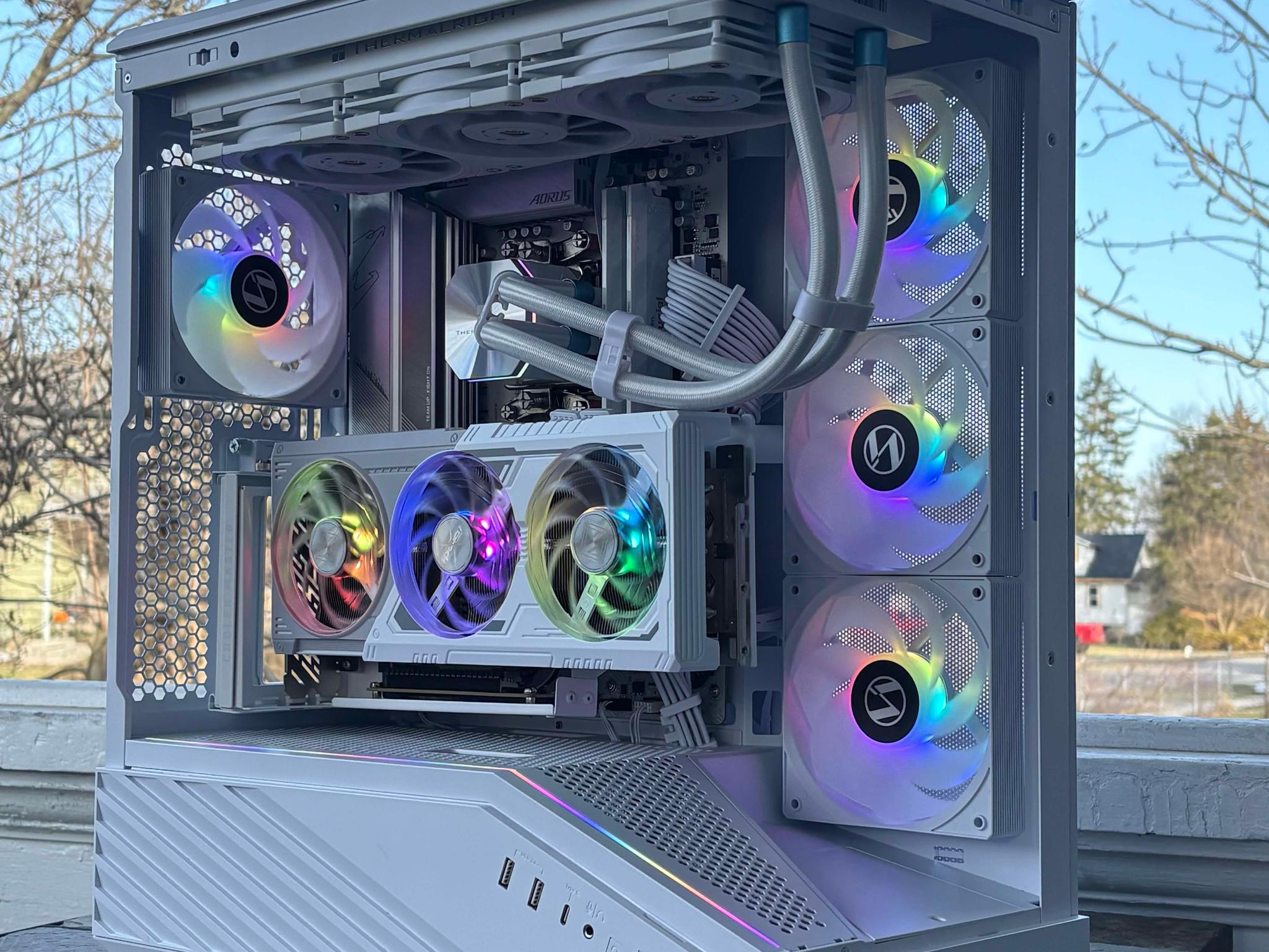 Black Cat Customs – Arctic Fang | Ryzen 7 7700X + 9070XT ❄️