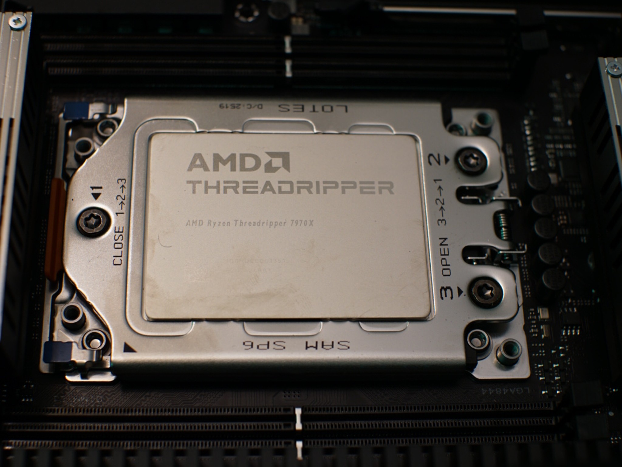 NVIDIA RTX PRO 6000 Blackwell Workstation 96gb | AMD Ryzen Threadripper 7970X | G.Skill ECC 128gb