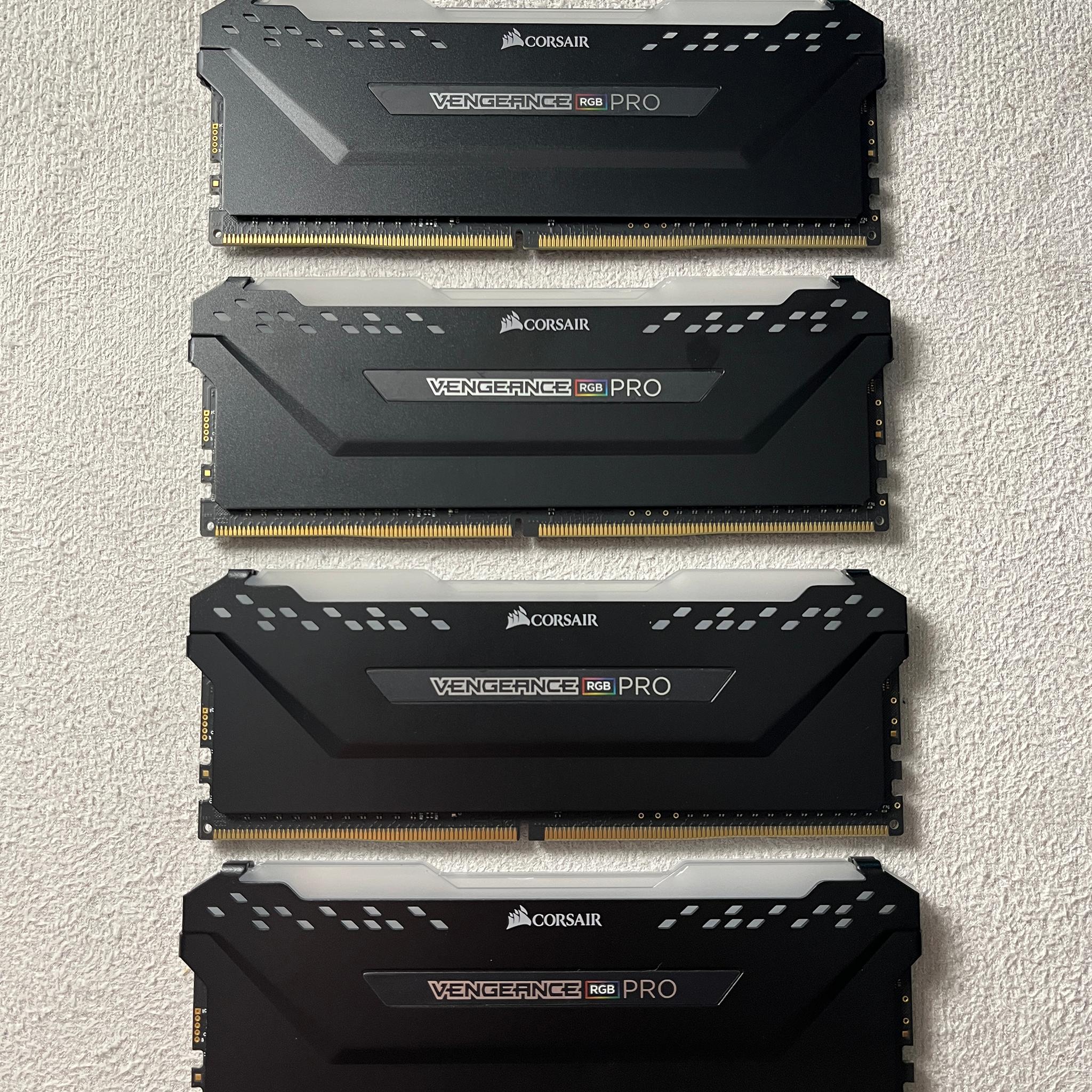 CORSAIR Vengeance RGB Pro 32GB (4 x 8GB) DDR4 3600MHz