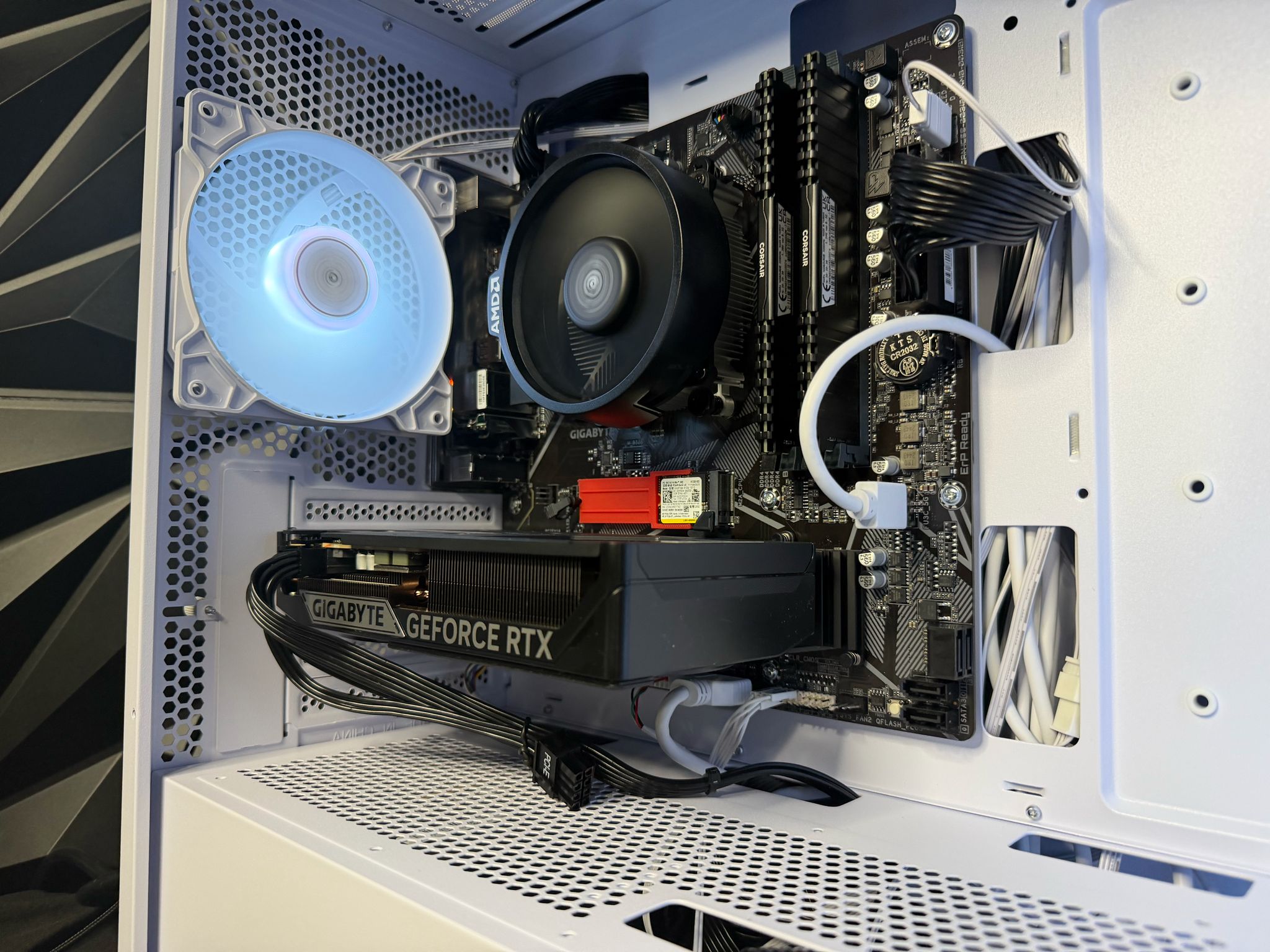 🖤🔥 BLACK GUTS 5560 🔥🖤 Ryzen 5 5500| RTX 5060| 16 GB DDR4| 750 GB NVMe|650W PSU