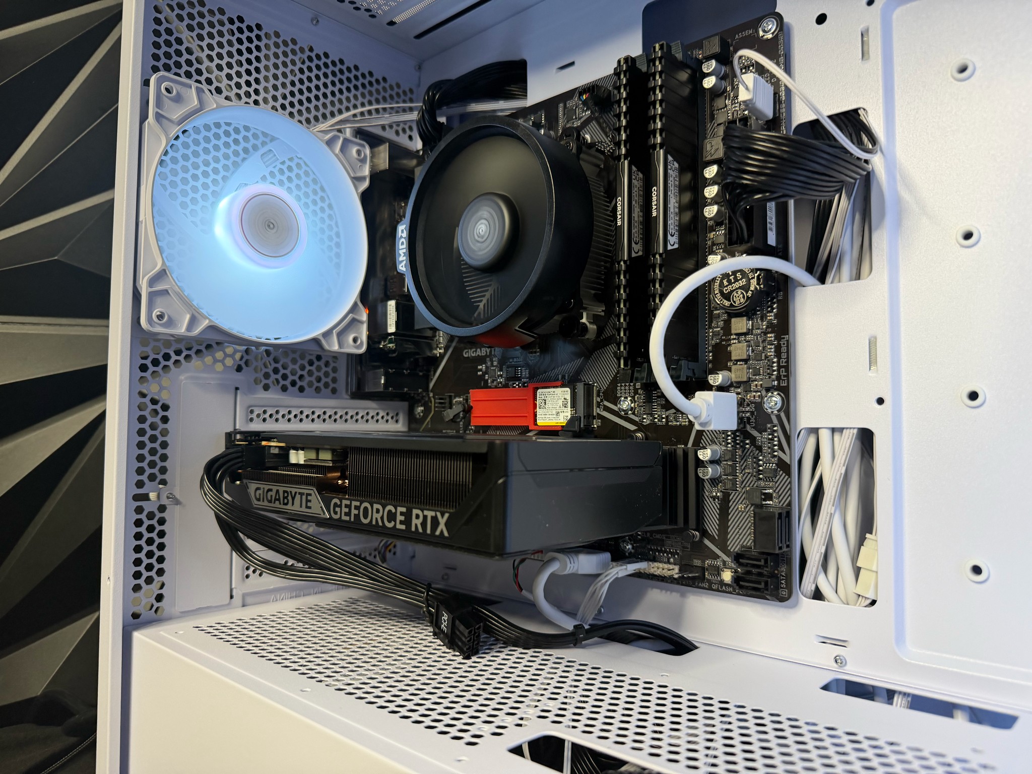 🖤🔥 BLACK GUTS 5560 🔥🖤 Ryzen 5 5500| RTX 5060| 16 GB DDR4| 750 GB NVMe|650W PSU