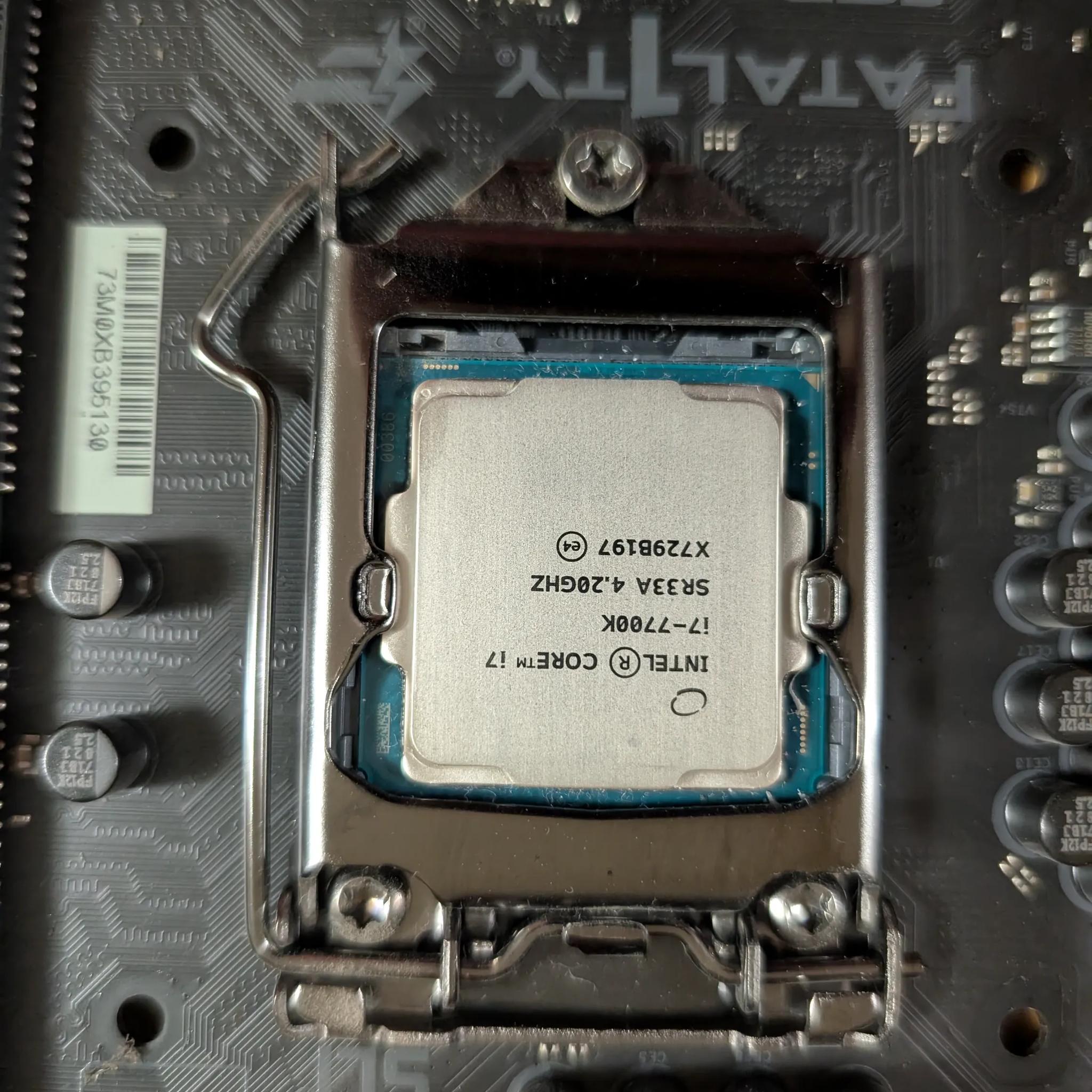 Intel Core i7 7700K + AsRock Z270 Gaming K6
