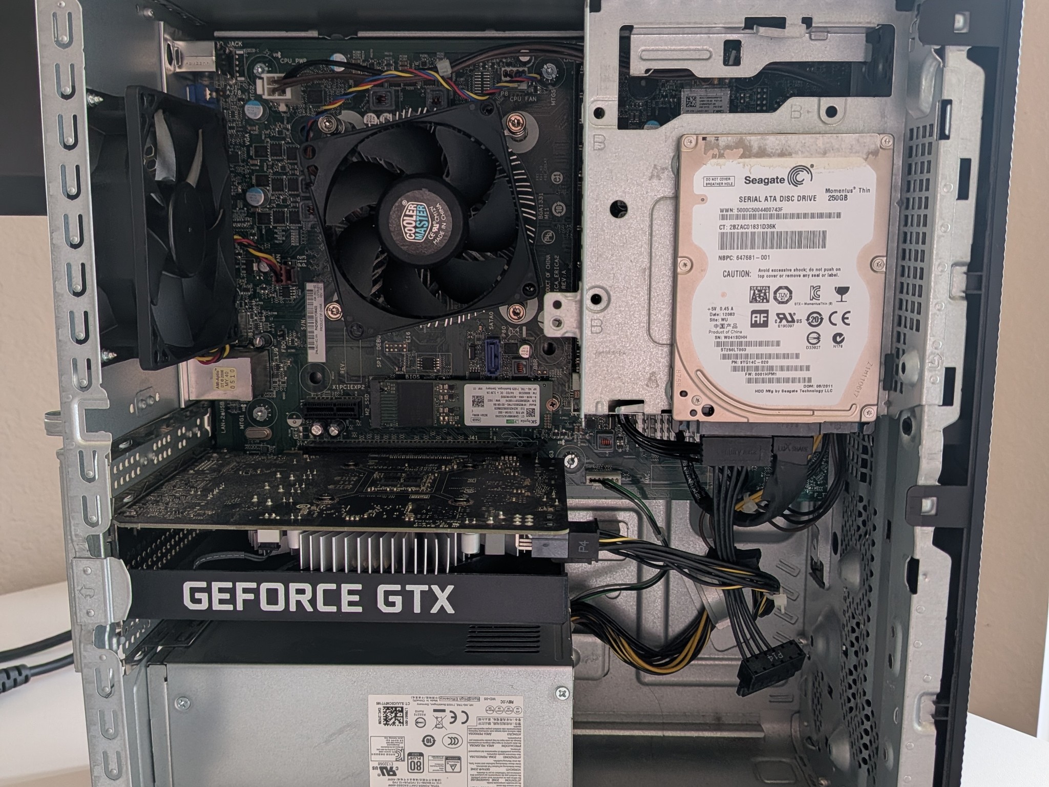 HP Gaming PC (Ryzen 3 3200g/GTX 1650 Super/16GB/256GB NVME + 250GB HDD)