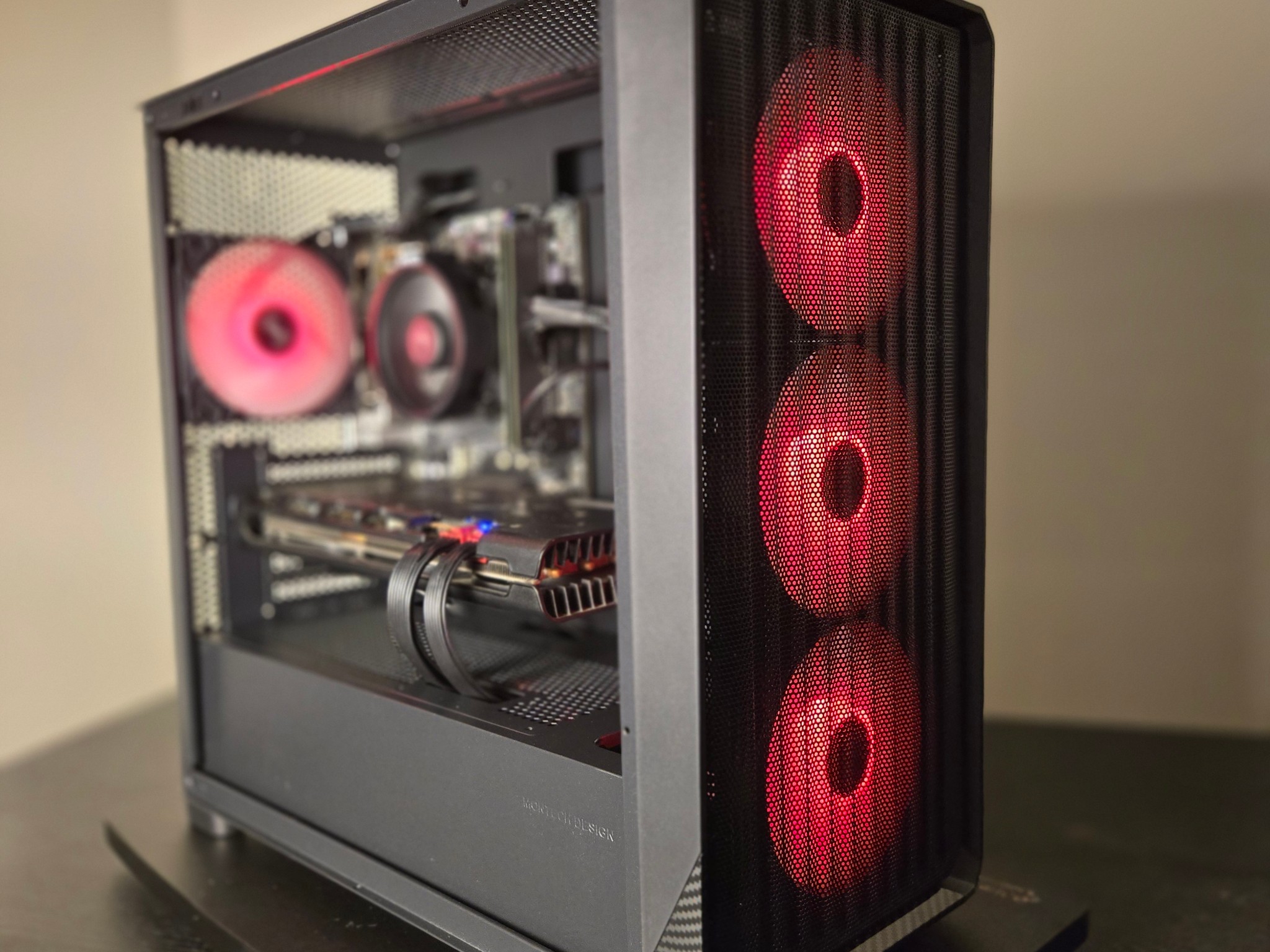 RX 5700 XT | Ryzen 5 5500 | 16gb DDR4 | 512gb Storage👏🏽