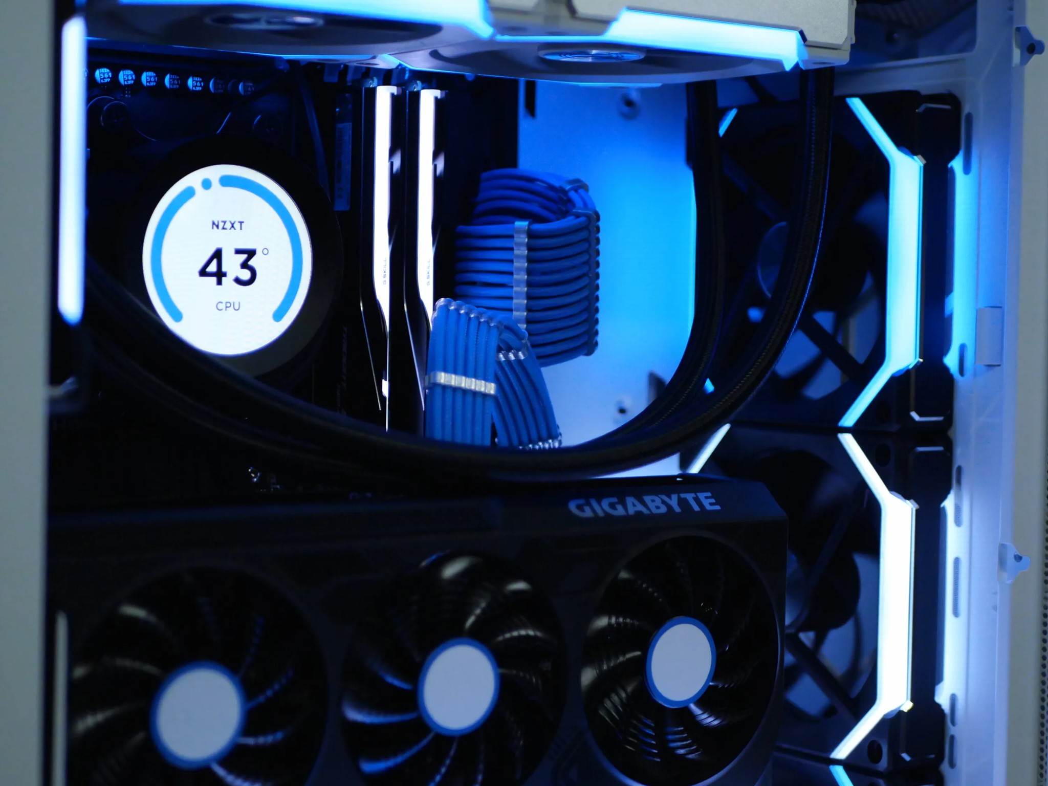 🔵Oreo Blizzard | Ryzen 7 7700, RTX 4070 Super, 2TB Nvme, 32gb DDR5 RGB