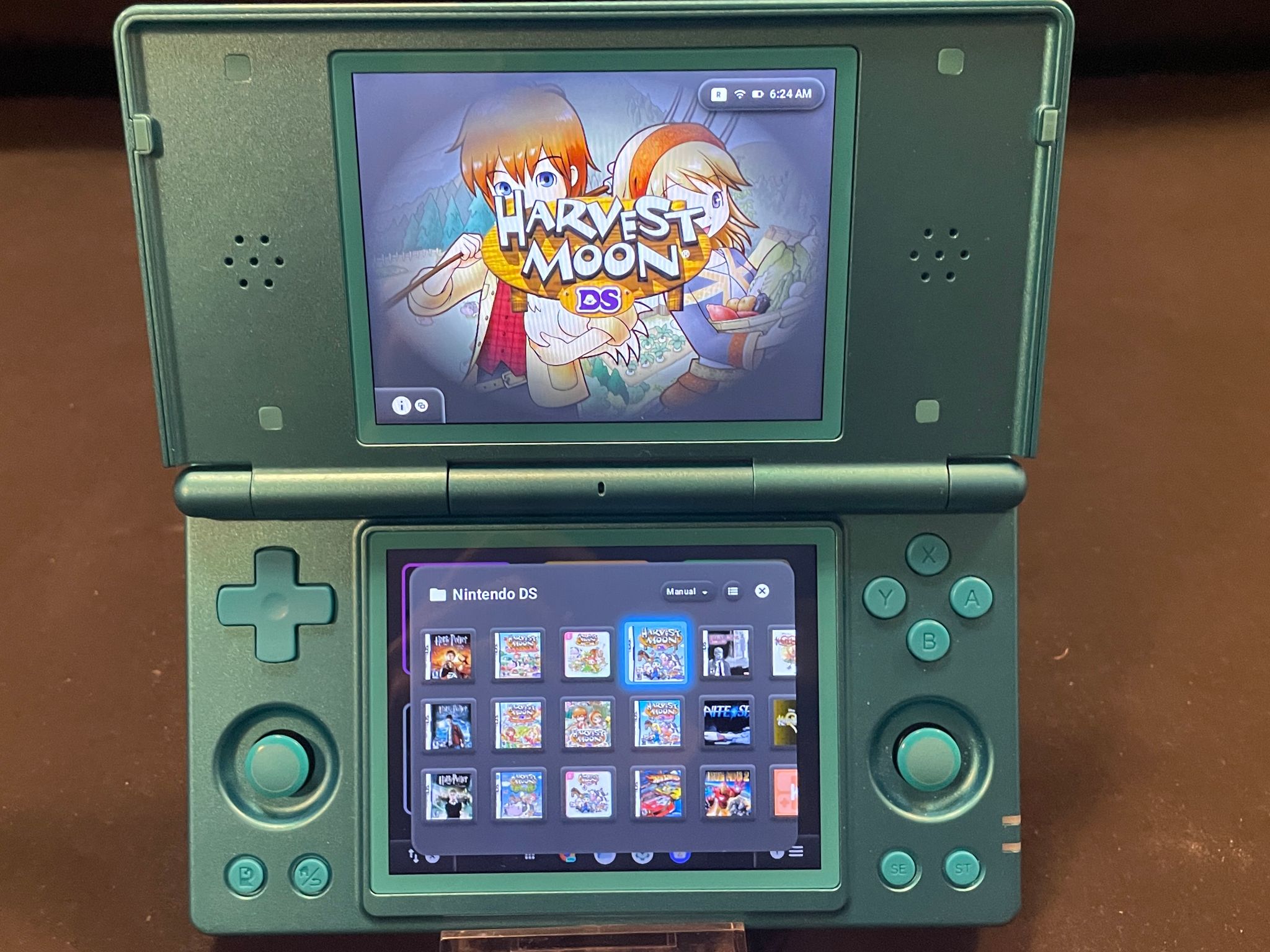 Clamshell Retro Game Console Handheld 128gb With Custom OS