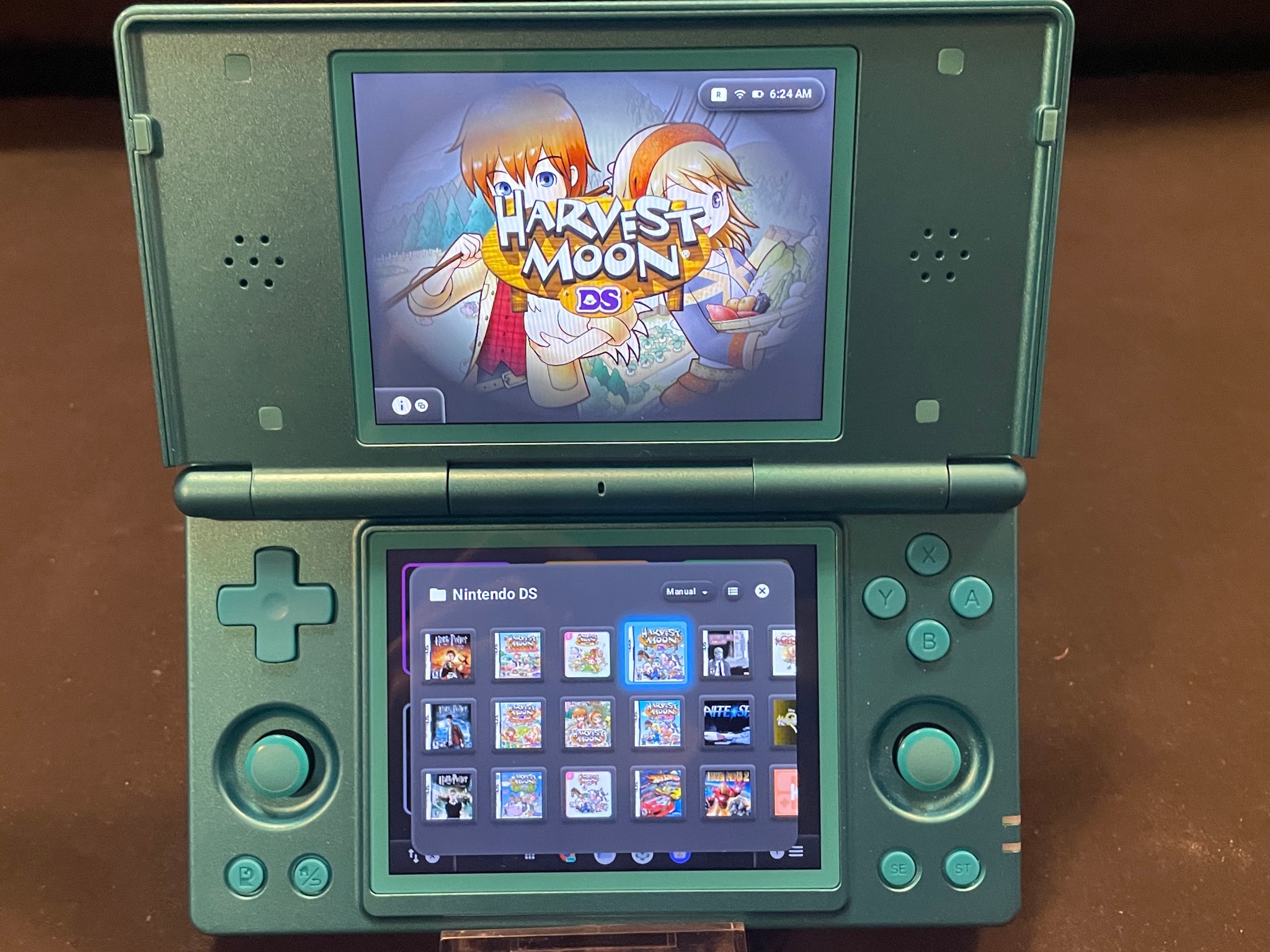 Clamshell Retro Game Console Handheld 128gb With Custom OS