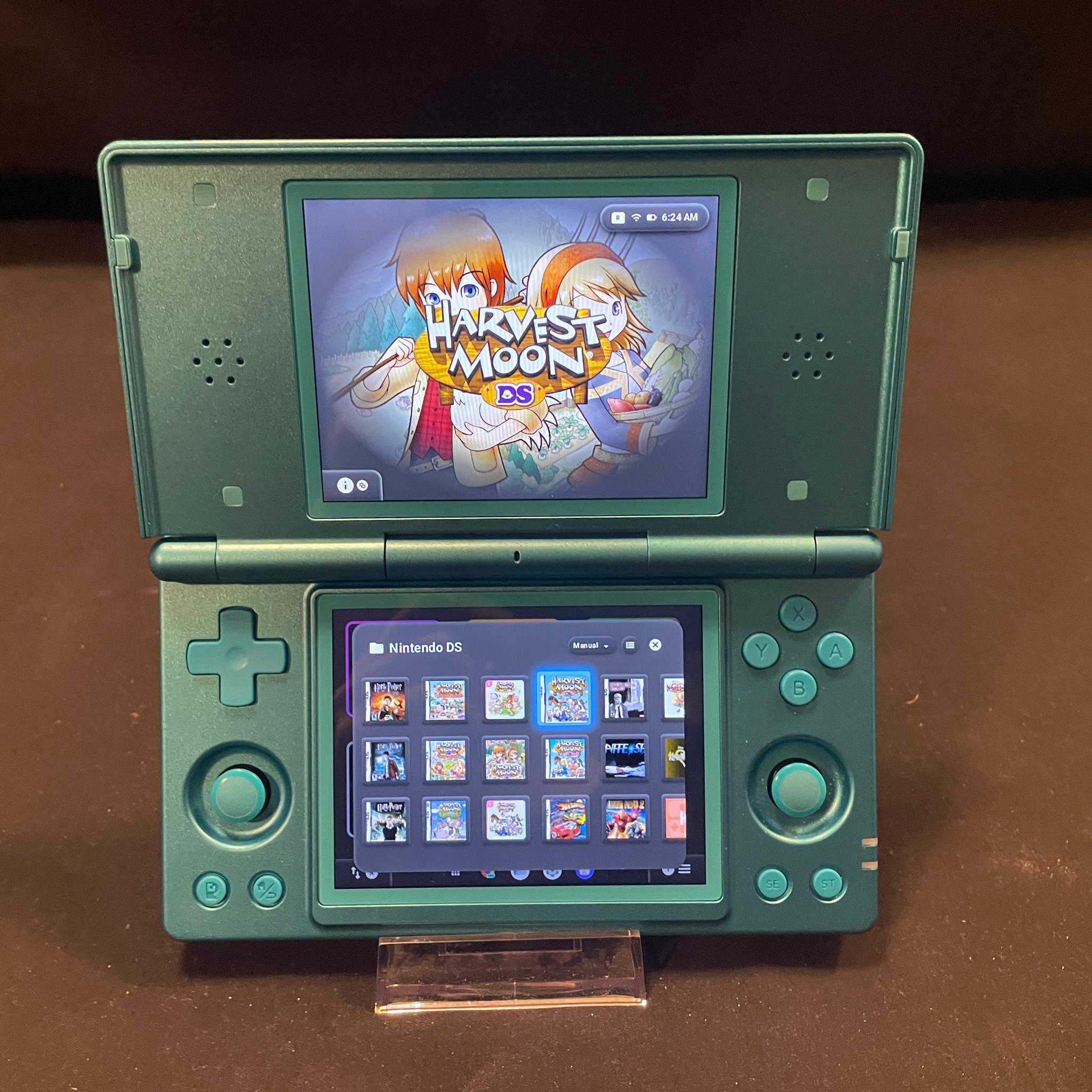 Clamshell Retro Game Console Handheld 128gb With Custom OS