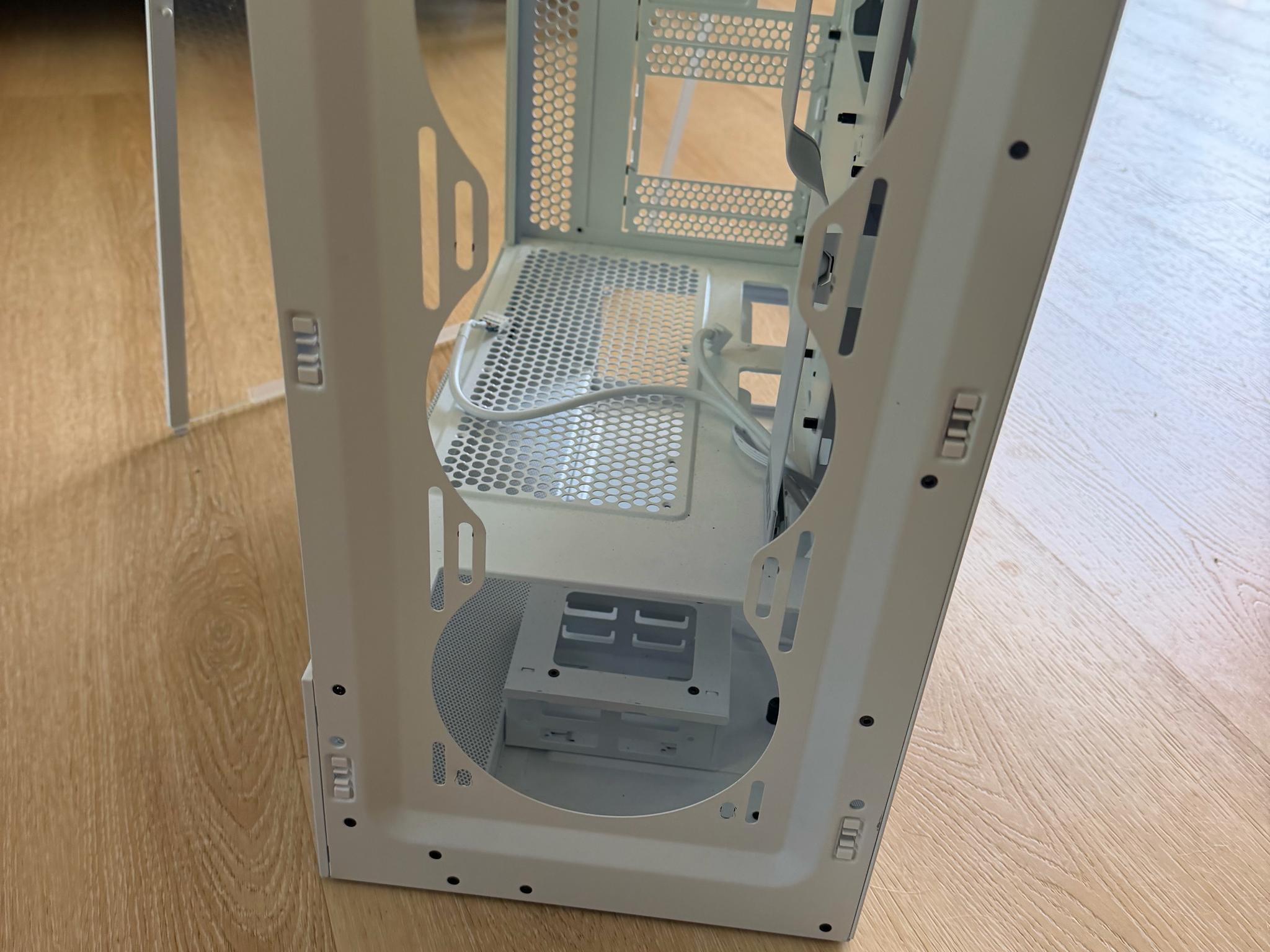 NZXT H5 Flow (White - Tempered Glass) - Image 4