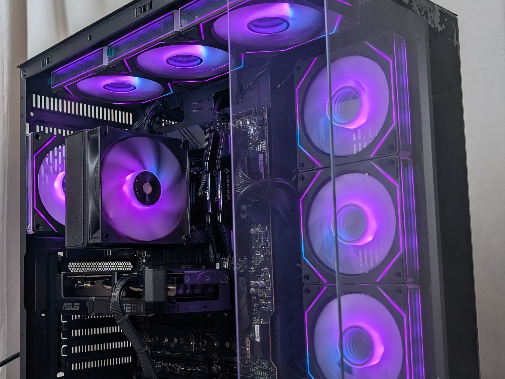 RX 9060XT 16GB | I5 12600KF | 32GB DDR4 | 1TB NVME