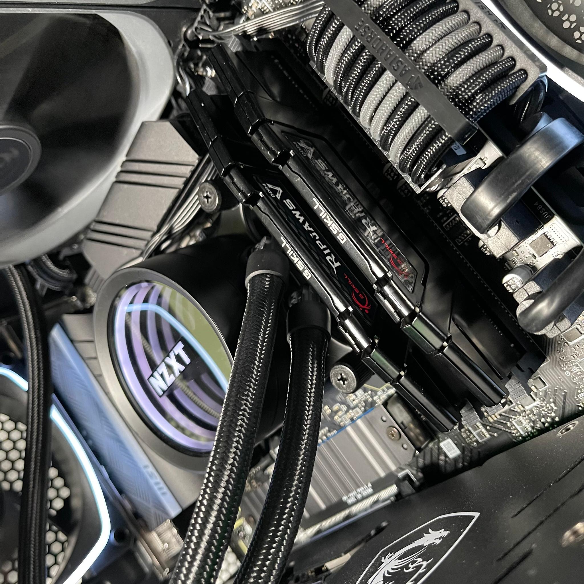 Gaming PC | INTEL i9 12900K | RTX 3080 10GB| 32GB DDR4 3600 C16 | 2TB GEN4 SSD