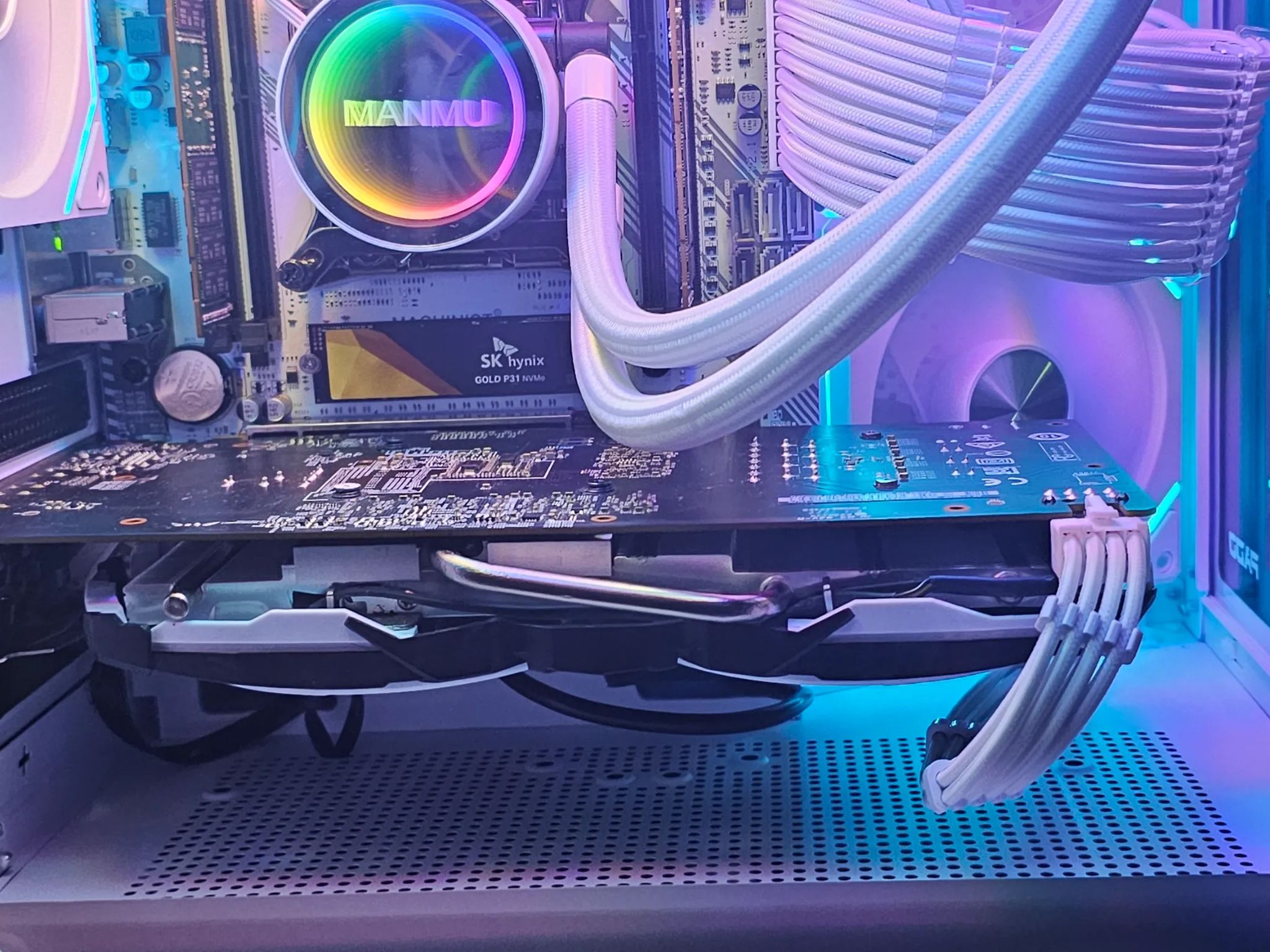 Fresh White build! Budget Gaming PC