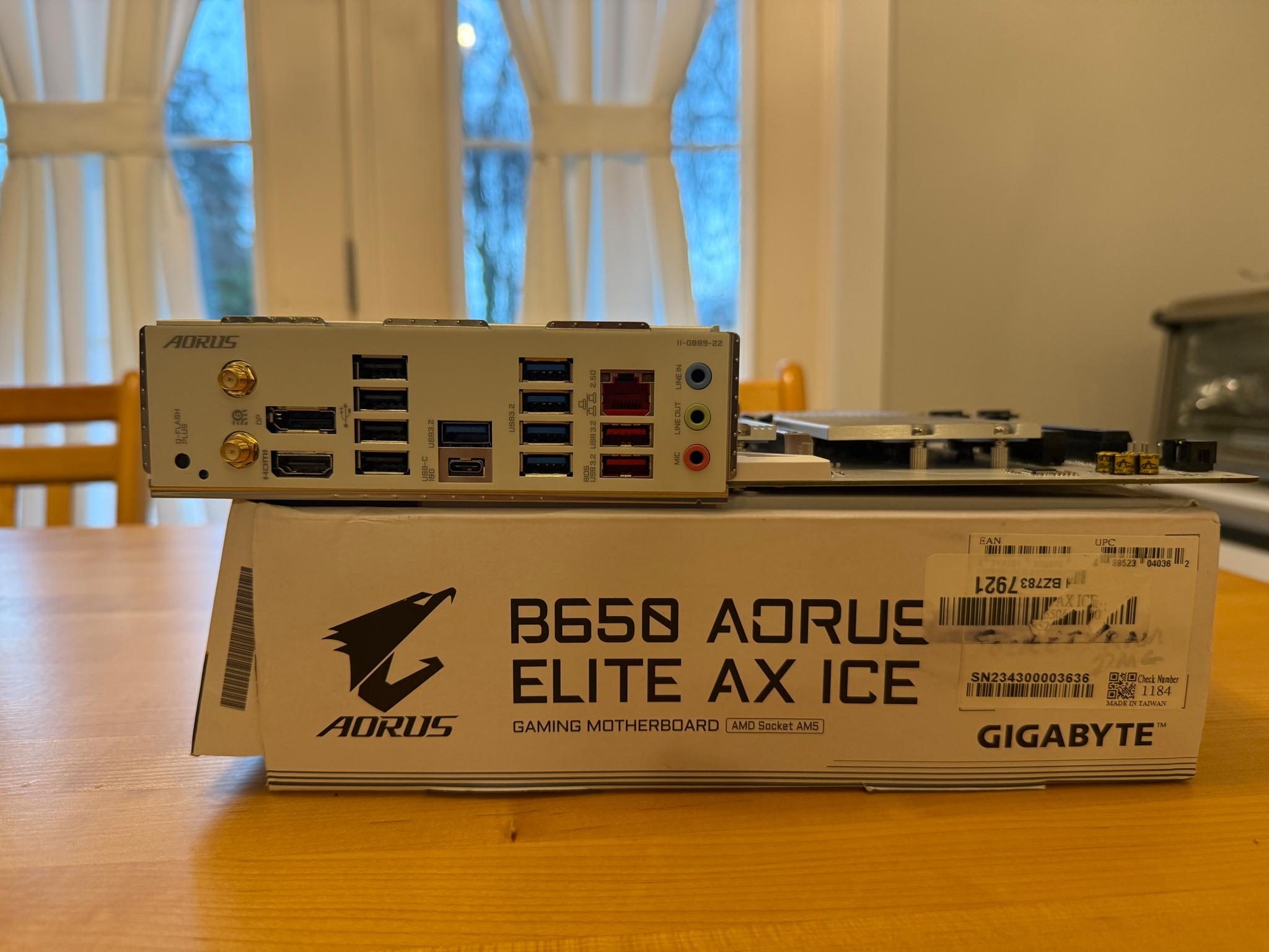 ⚪️❄️| Ryzen 9 7950x3d, 32gb DDR5, AM5 Gigabyte B650 Elite Ice AX Bundle! Fully tested, like new