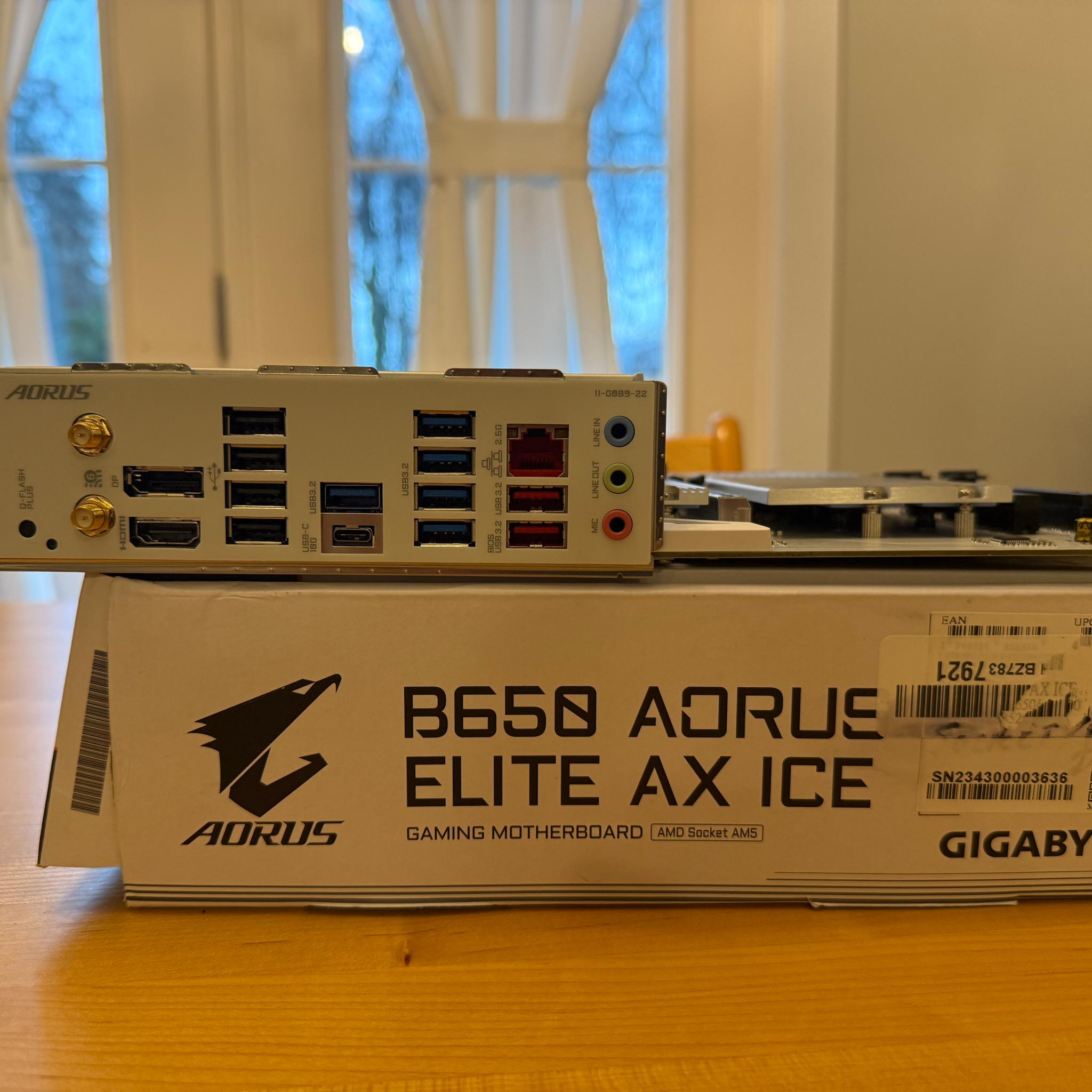 ⚪️❄️| Ryzen 9 7950x3d, 32gb DDR5, AM5 Gigabyte B650 Elite Ice AX Bundle! Fully tested, like new