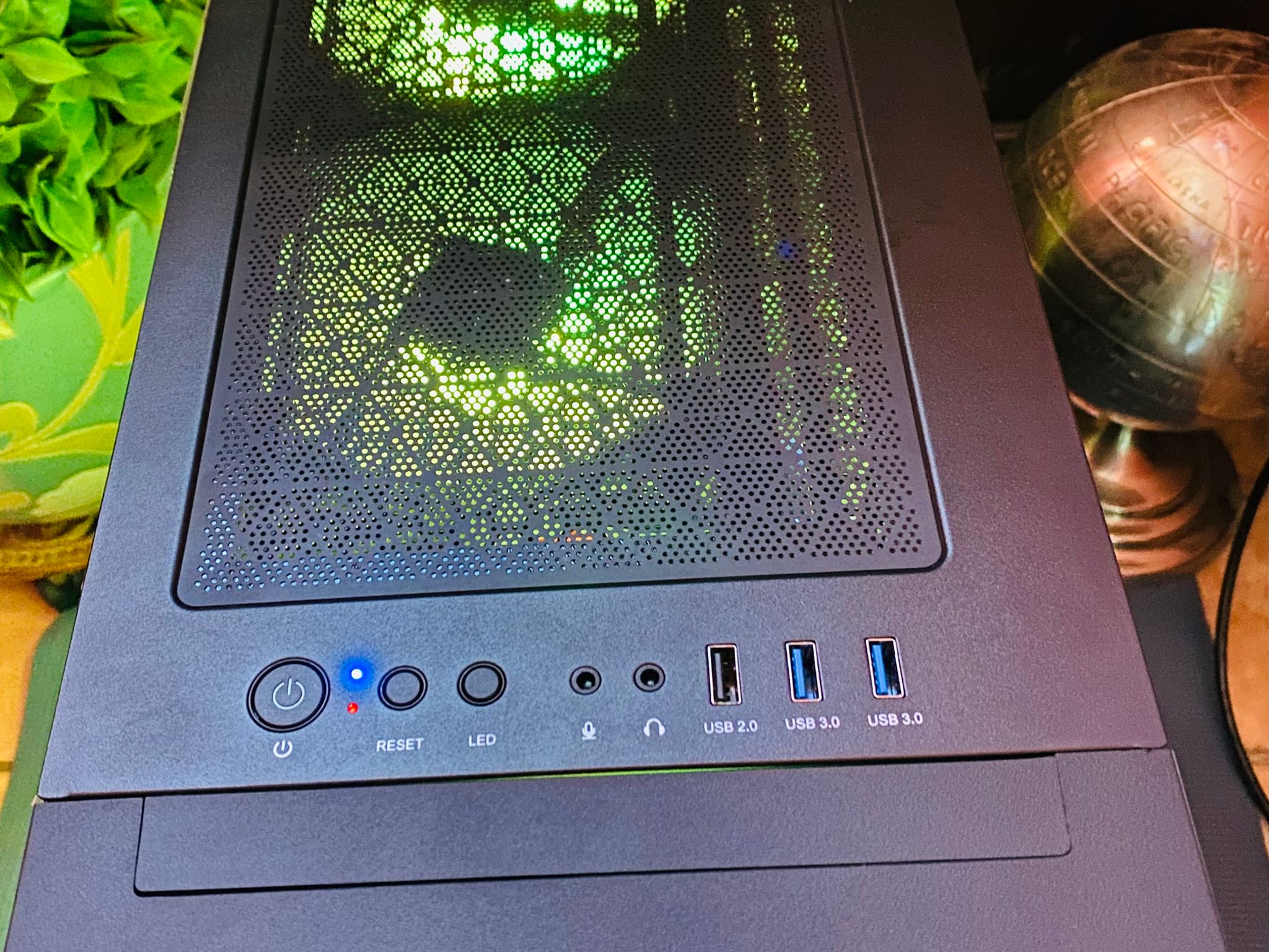 (Gaming PC)Ryzen 5| RX 5700XT|  32GB (2x16GB)DDR4 RAM| RoGStrix B450-F| 1TB NVMe SSD| Windows 11 Pro