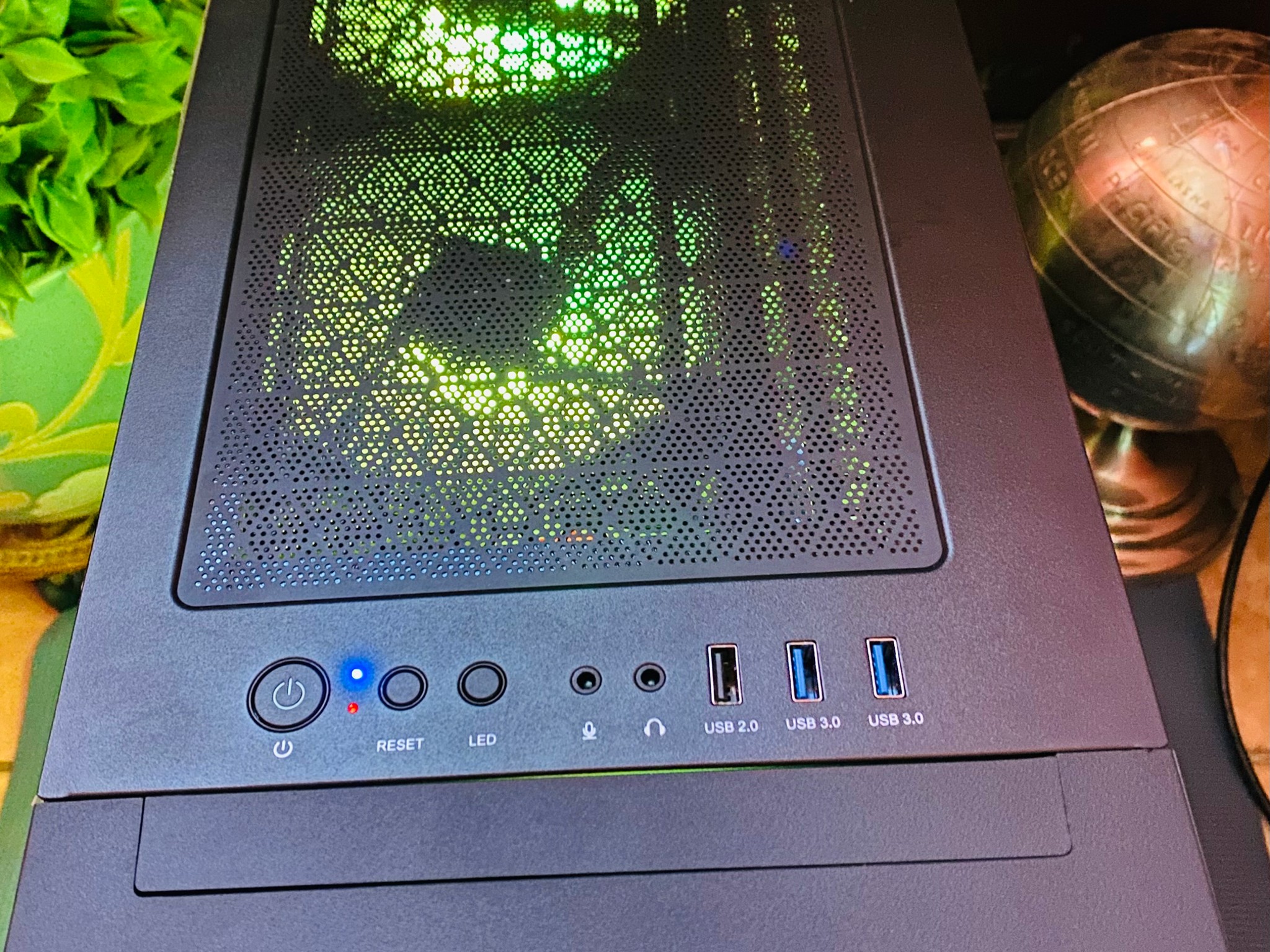 (Gaming PC)Ryzen 5| RX 5700XT|  32GB (2x16GB)DDR4 RAM| RoGStrix B450-F| 1TB NVMe SSD| Windows 11 Pro