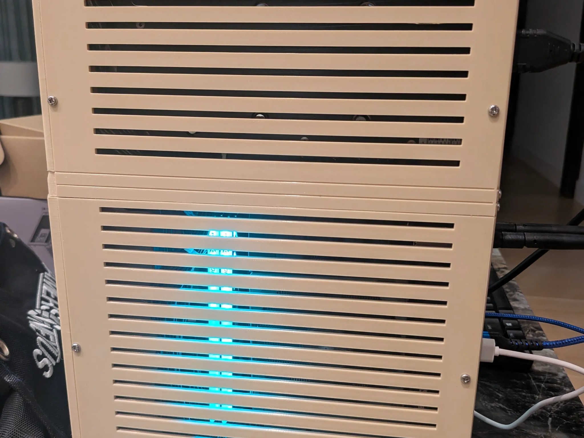 XP Bliss - RX 7600, Ryzen 5 8400F, 32 GB DDR5, 2 TB Gen 4 NVME, RGB, Sleeper