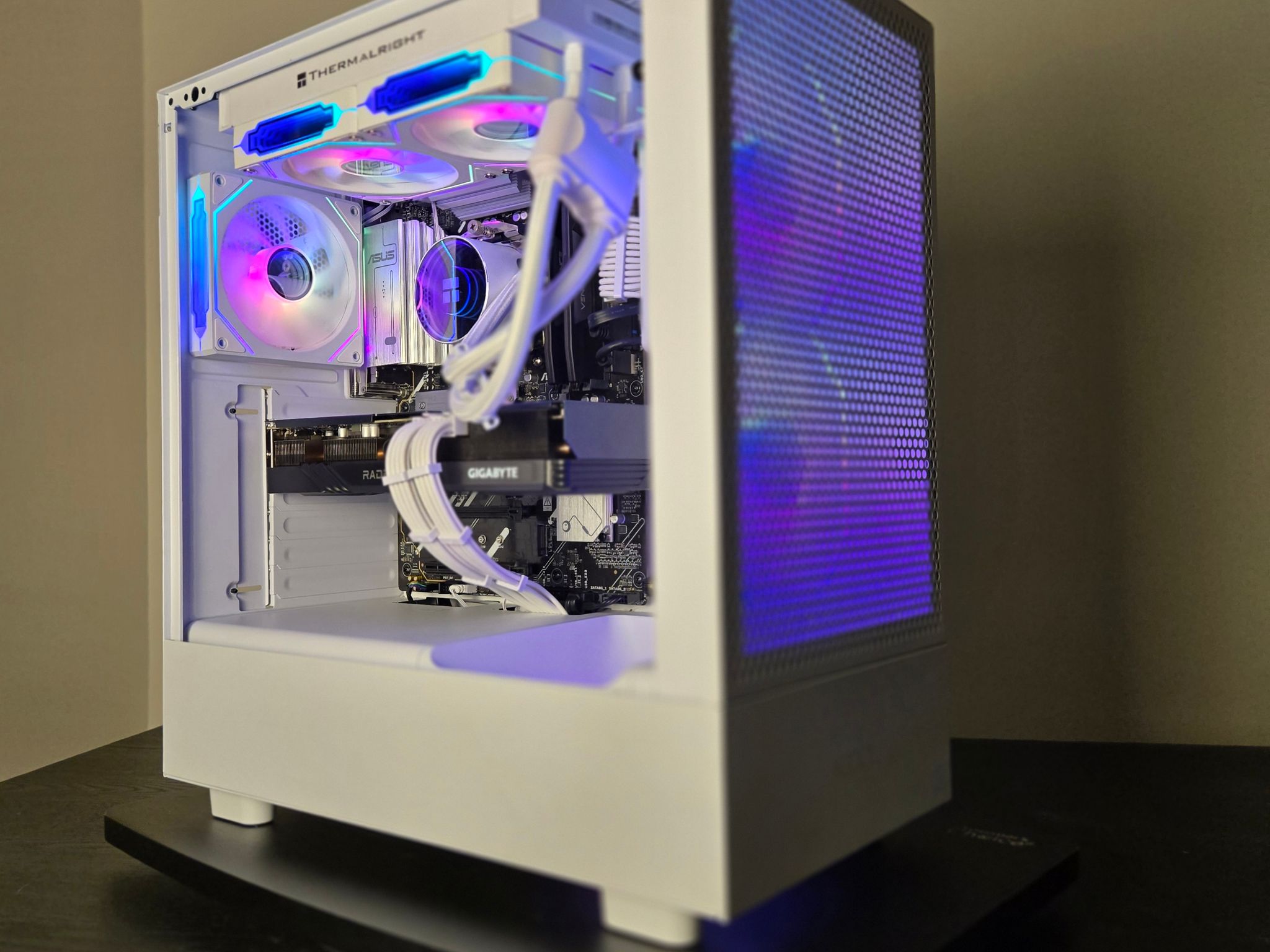 RX 7600 XT 16gb Vram | Ryzen 5 7600X | 32gb DDR5 | 1tb Storage