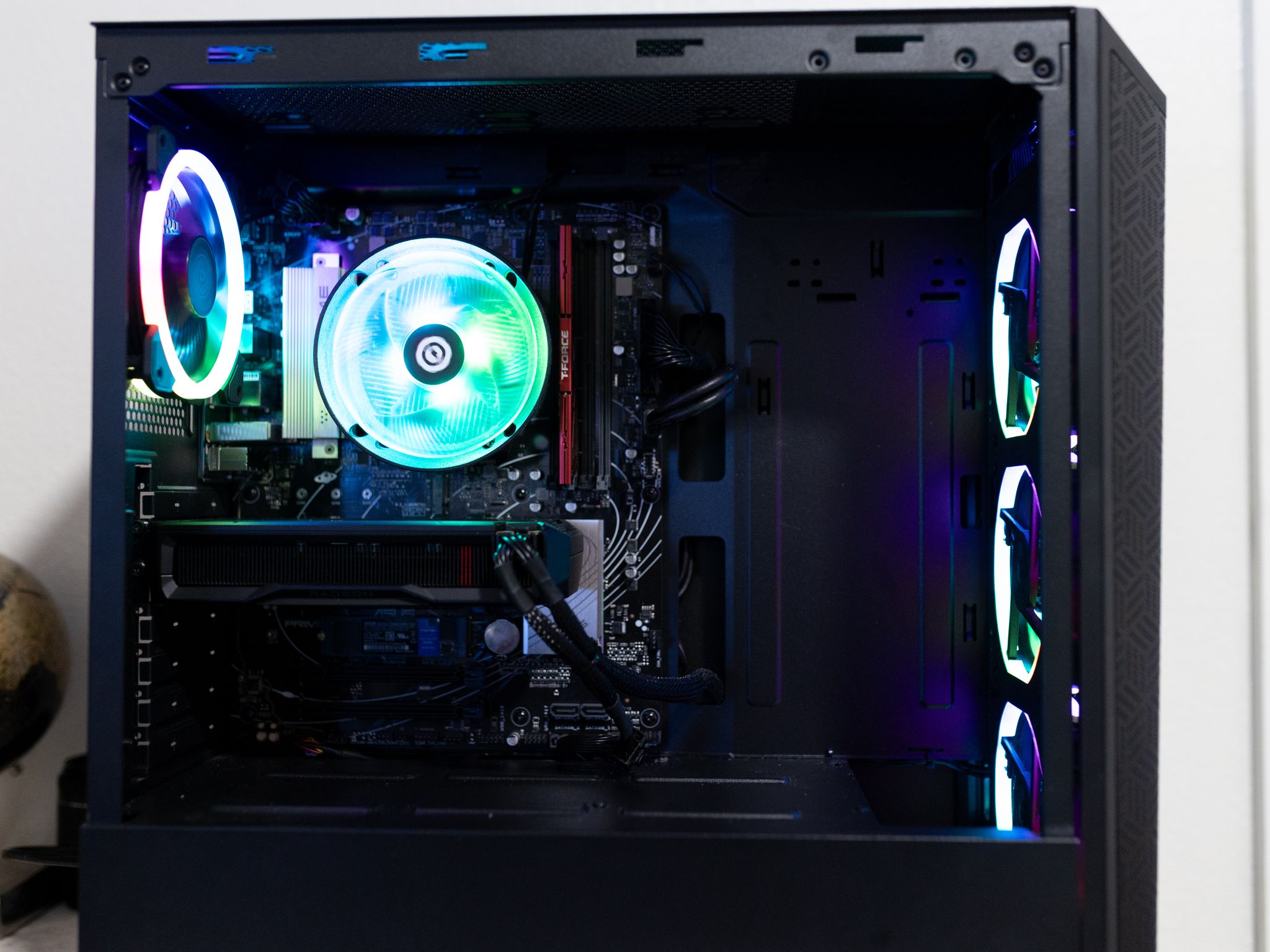 Radeon RX 7600 Custom Gaming PC - Ryzen 5 7600, 512GB SSD