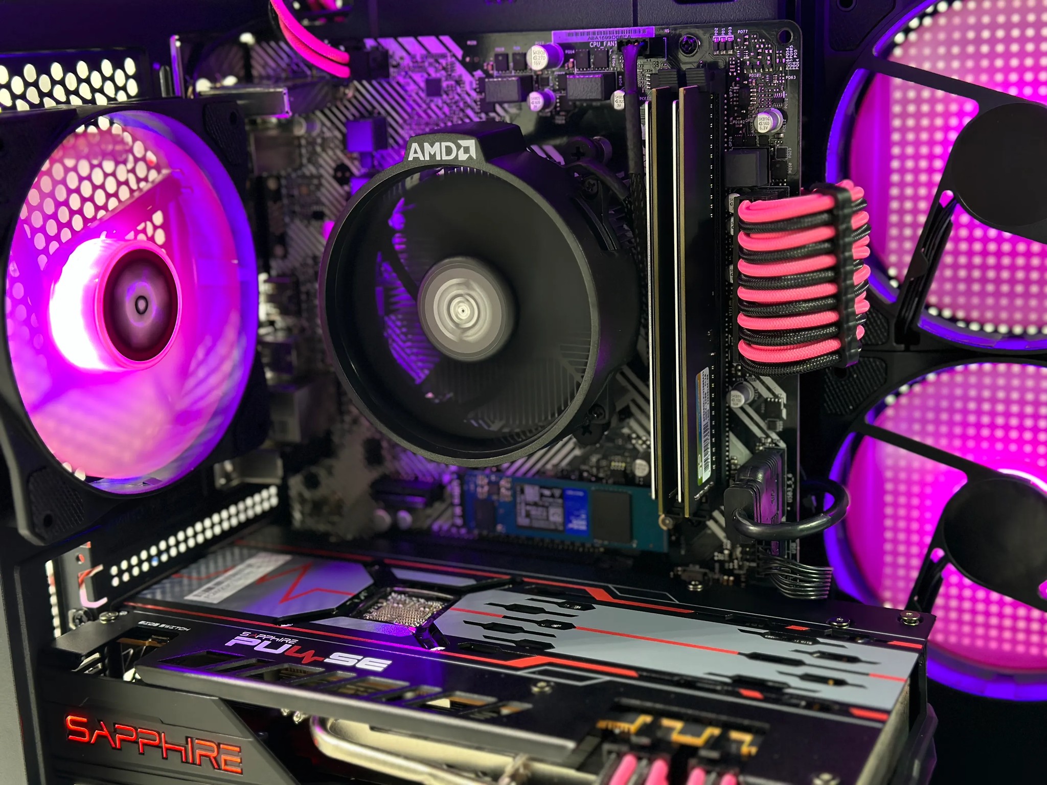 🩷🧁Buu🍧AMD RX 5700 XT 8GB 🍧AMD Ryzen 5 3500X 6 core🍧16GB DDR4🍧750GB SSD