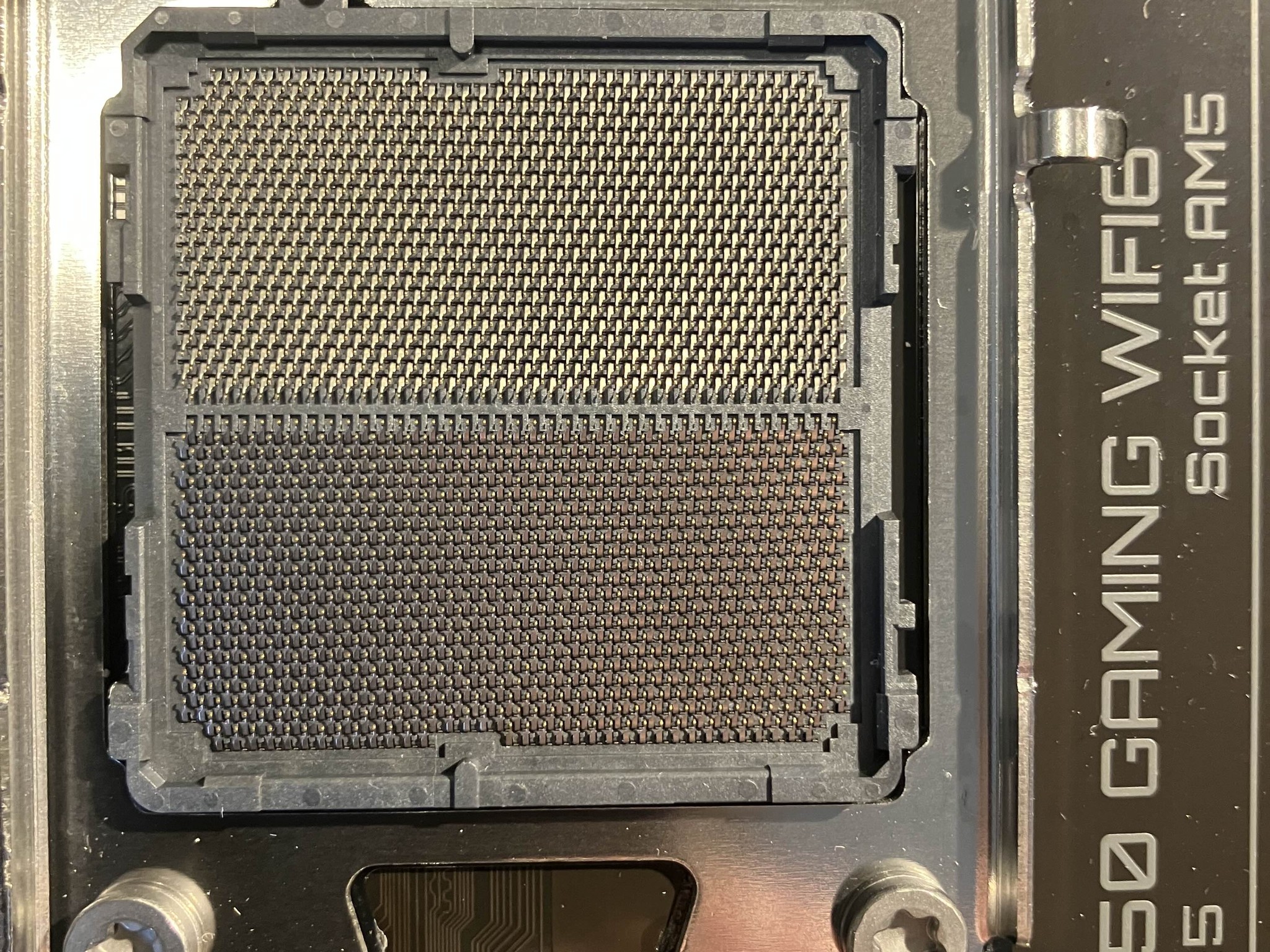 9800X3D + 64GB 6000MHz DDR5 + B850 ATX Mobo