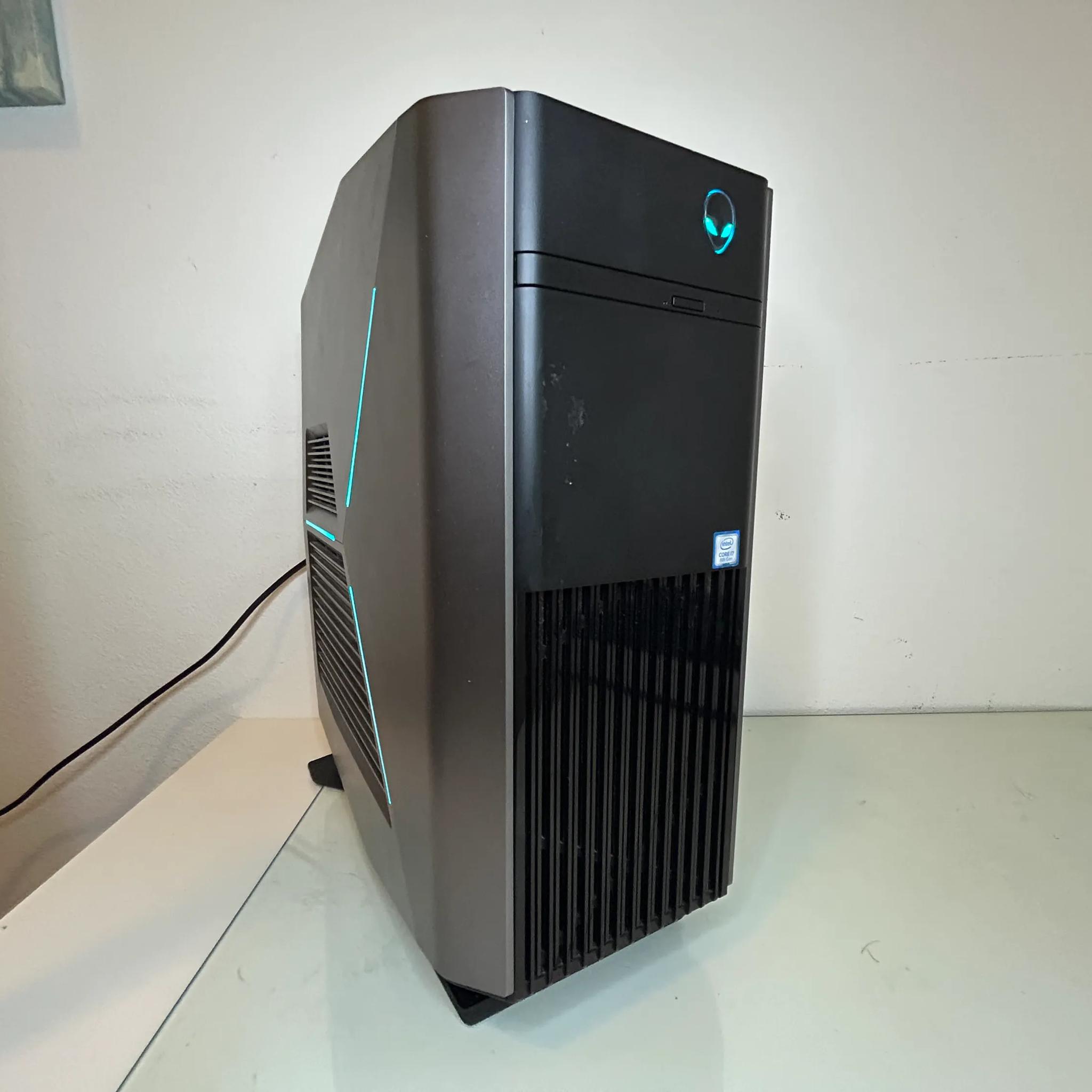 👽 i7 8700k / GTX 1080 / 32gb ddr4 / 500gb ssd+1tb hdd / ALIENWARE R7