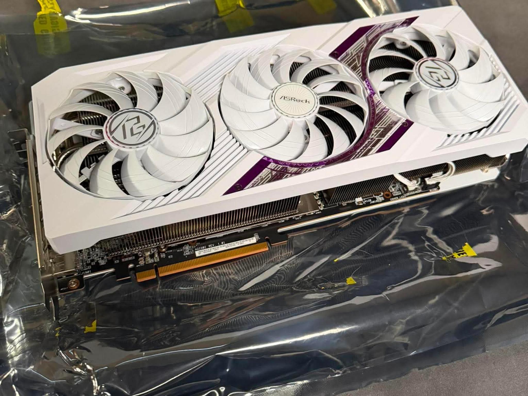 ASRock Phantom Gaming White Edition RX 7900XT