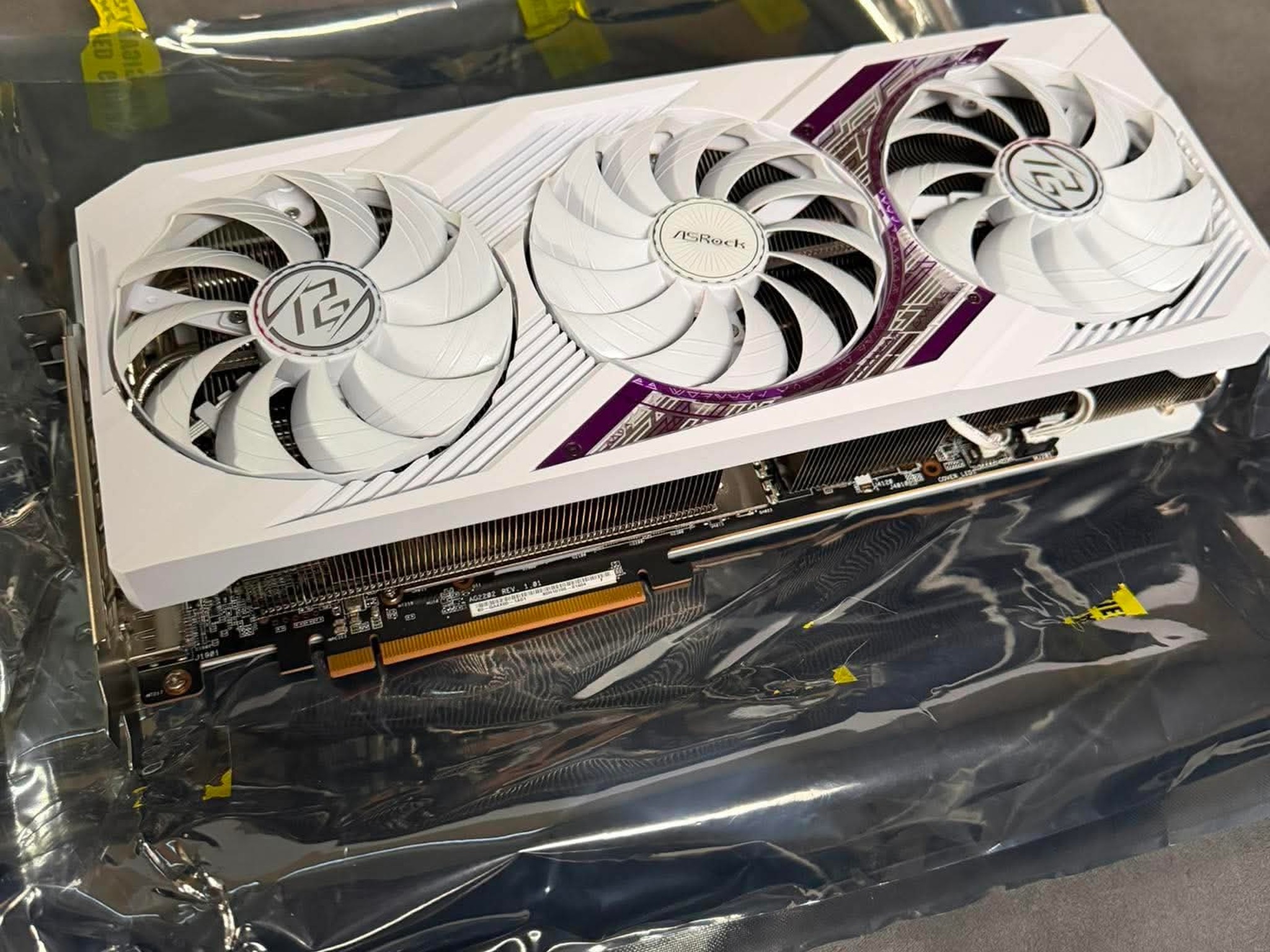 ASRock Phantom Gaming White Edition RX 7900XT