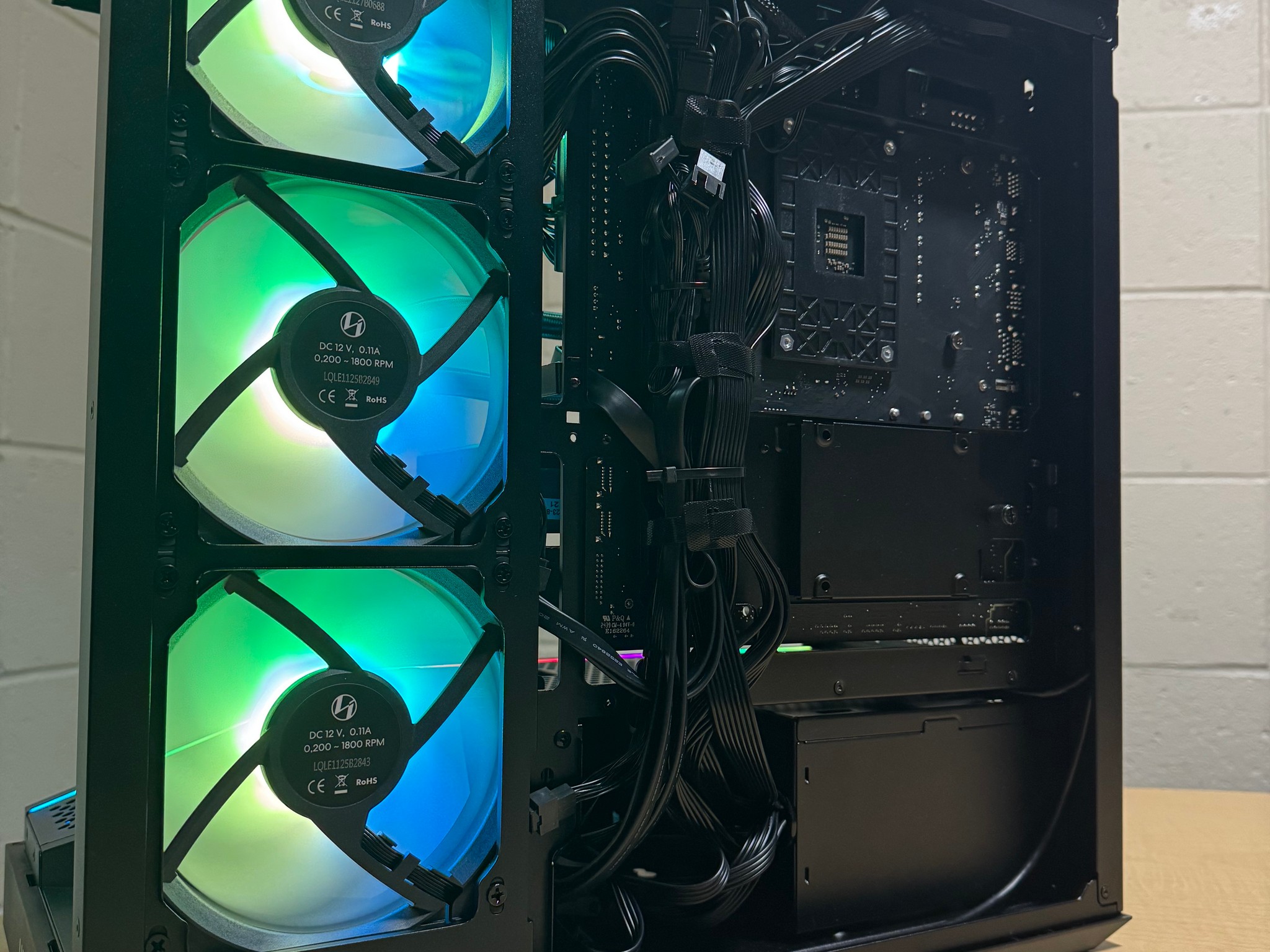 🚀 Gaming PC | RTX 2080 Ti 11GB | 32GB RAM | 1TB Samsung 980 Pro | WiFi/BT