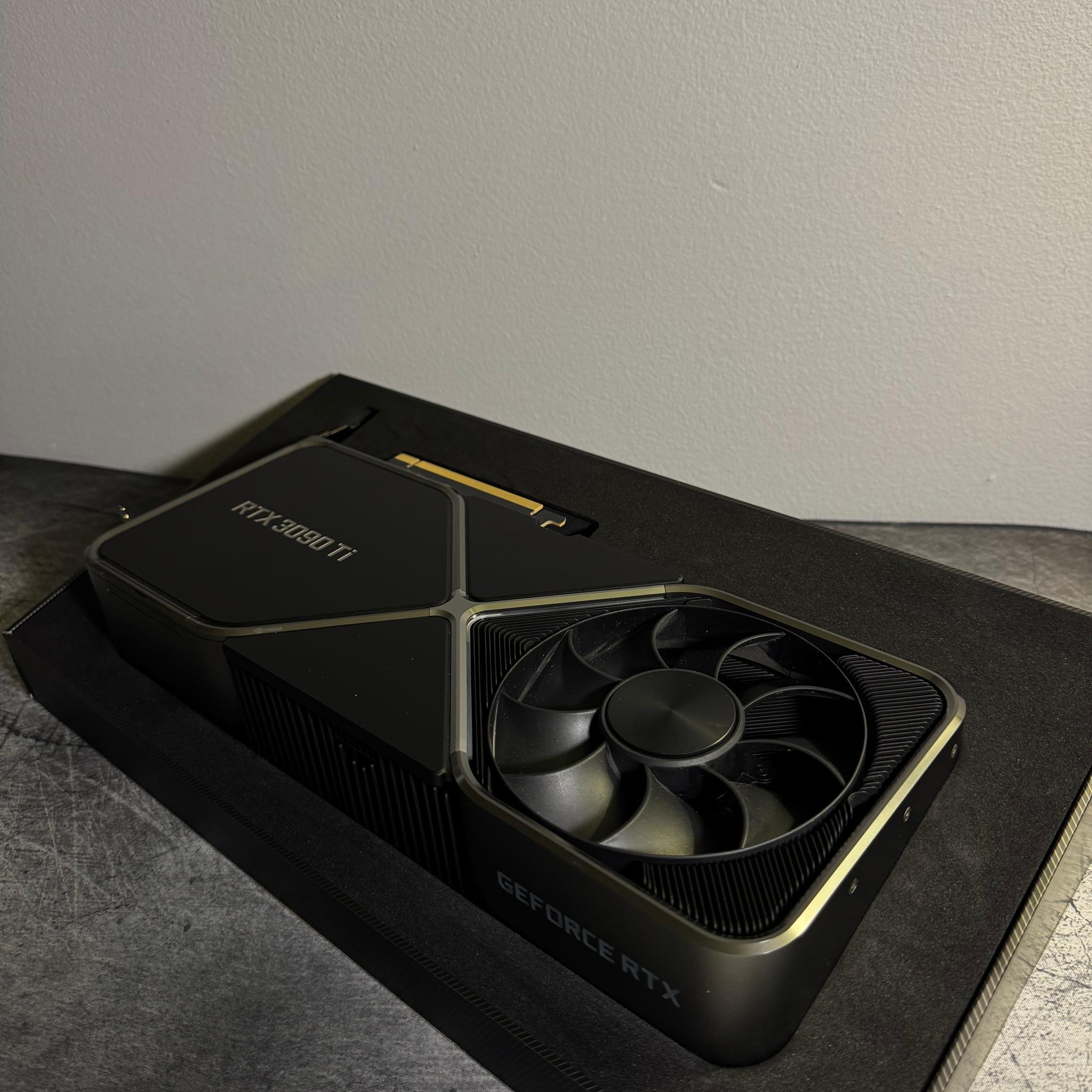 NVIDIA GeForce RTX 3090 Ti Founders Edition