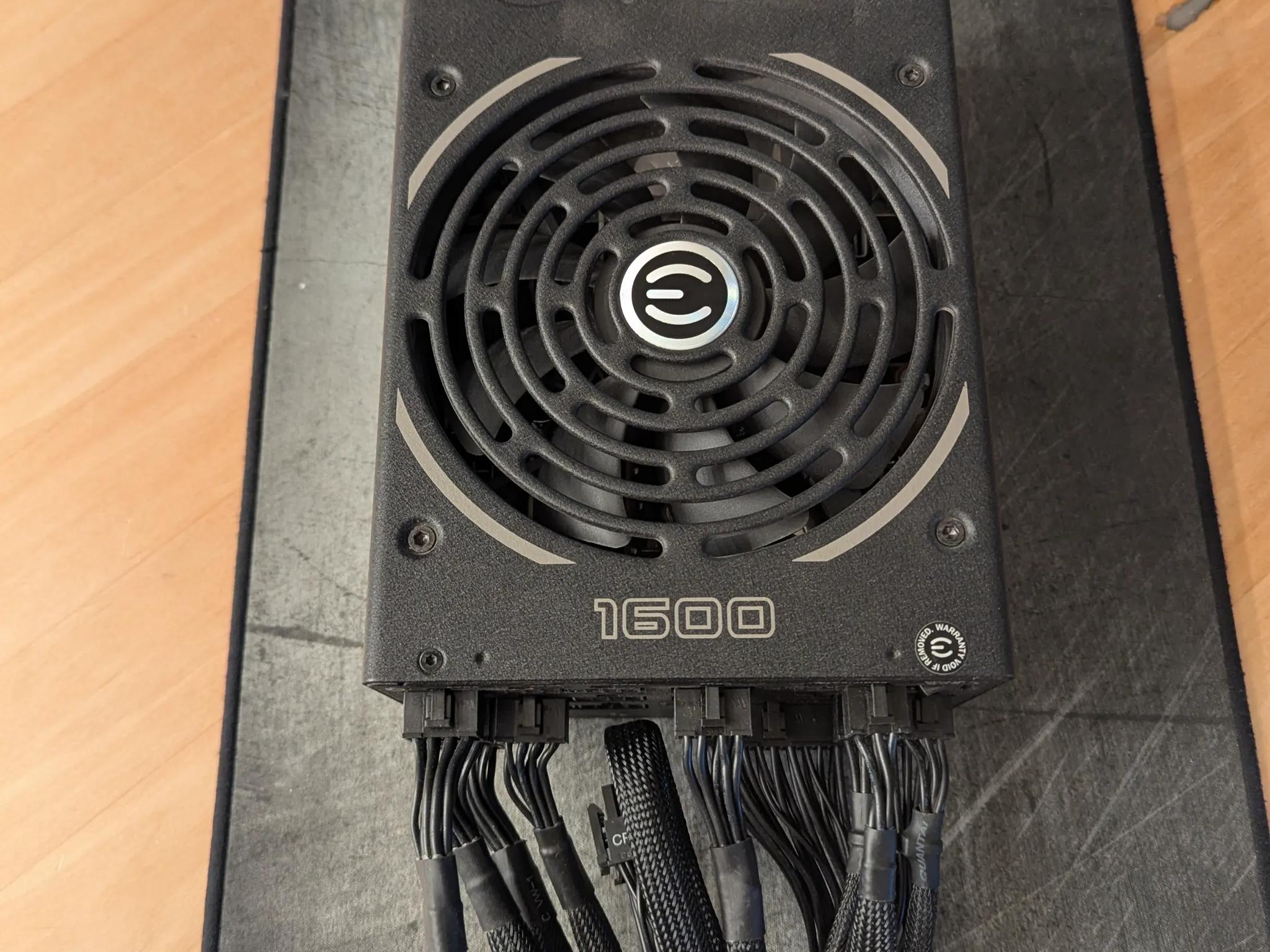 🔹 EVGA SuperNOVA 1600W P2 | Fully modular | 80+ Platinum