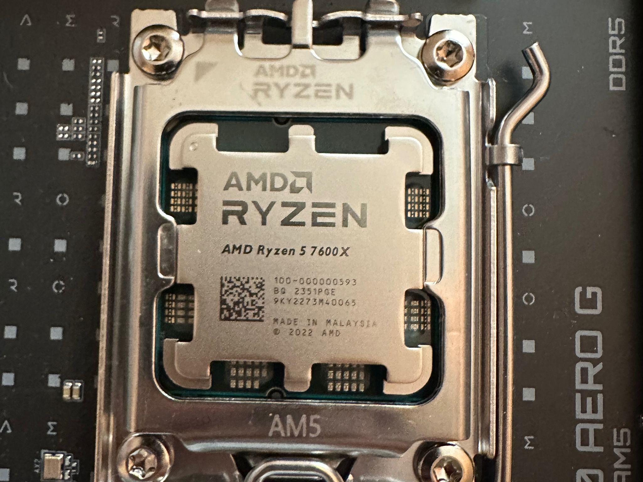 BUNDLE!! Ryzen 5 7600x, 32GB RAM, B650 Aero G Motherboard!!