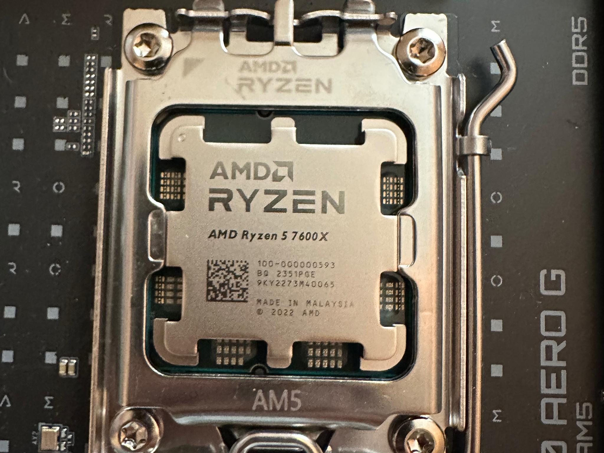 BUNDLE!! Ryzen 5 7600x, 32GB RAM, B650 Aero G Motherboard!!
