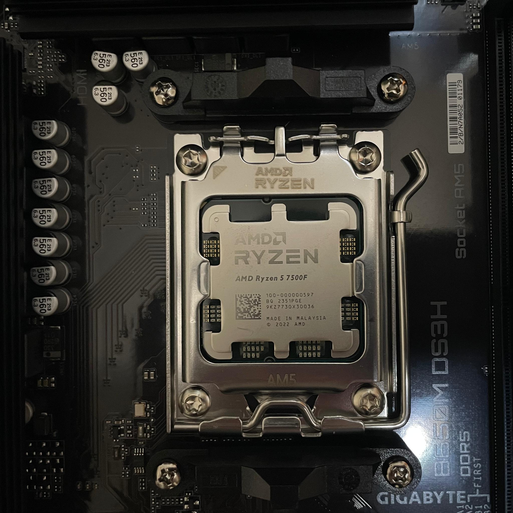 [AM5 Bundle] AMD Ryzen 5 7500F / Gigabyte B650M DS3H / G.Skill 32GB DDR5-6000 / 1TB SSD