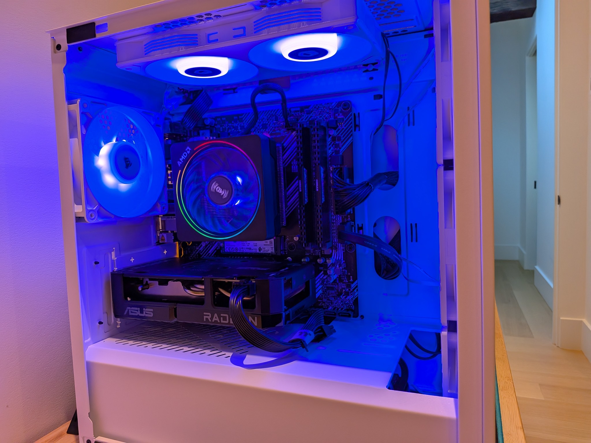 1440p Violet Cloud - RX 9060 XT 16GB, Ryzen 5 5600X, 32 GB DDR4 RAM, 1 TB Gen 4 NVME, RGB