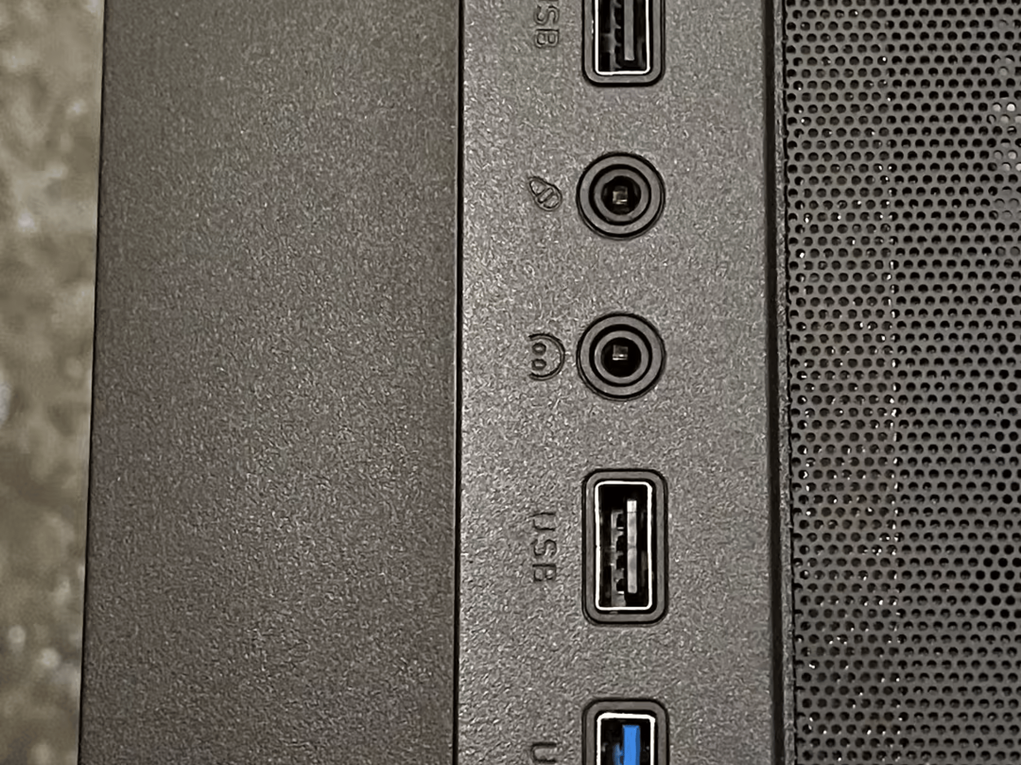 Carbon Compact// i5-9600k, GTX 970 4gb Budget Gaming PC