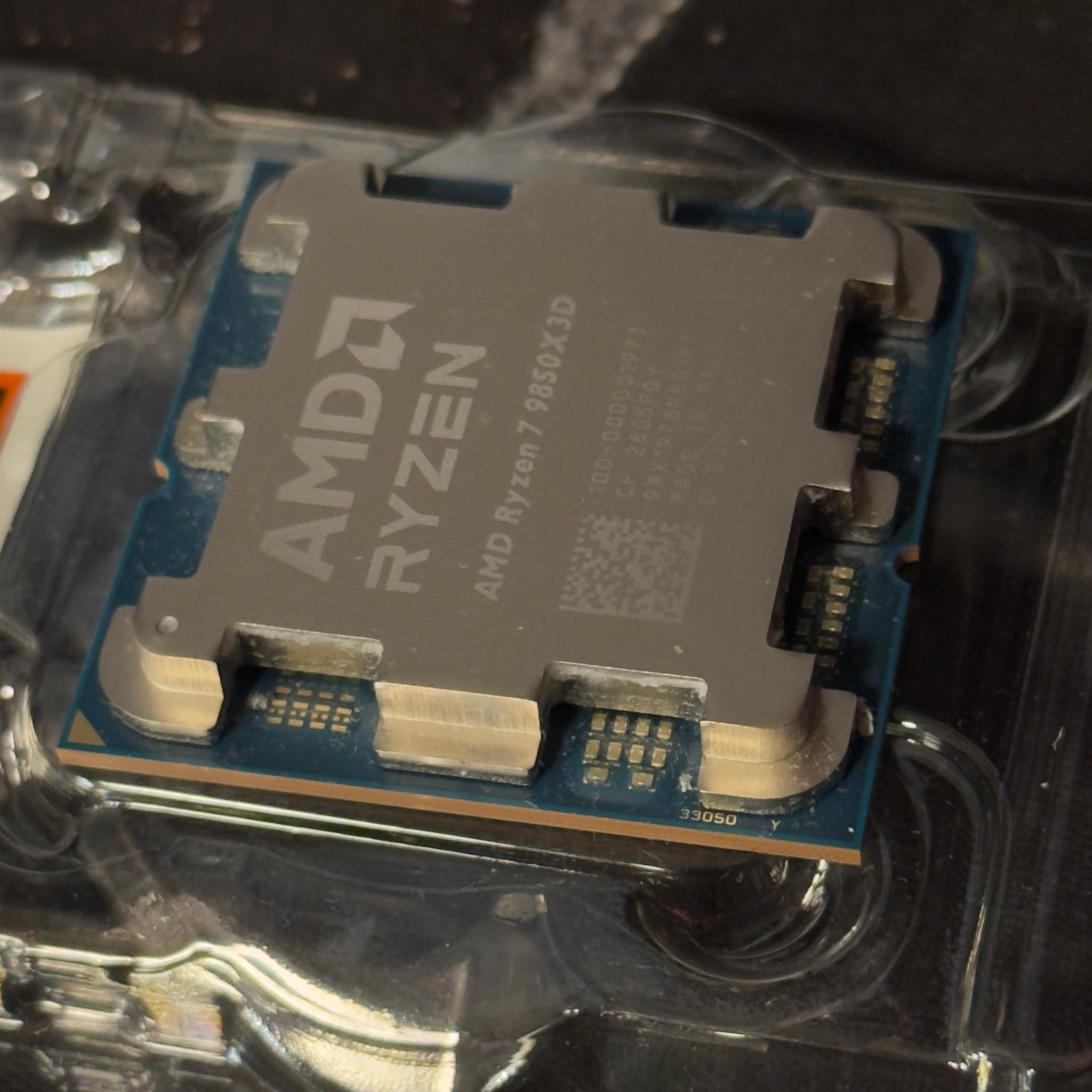 AMD Ryzen 7 9850X3D
