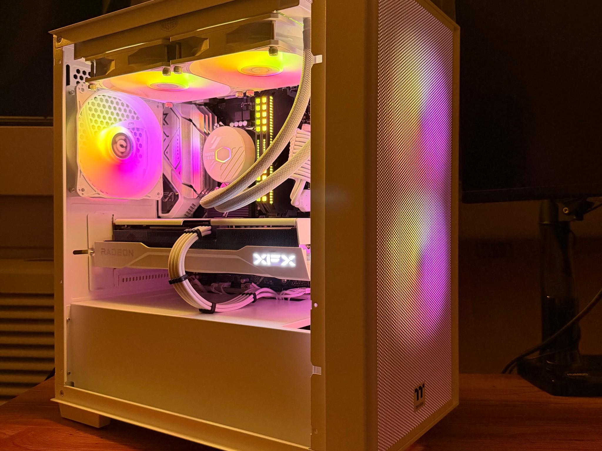 ⚡Ultimate⚡🧊 Iced Out 🧊 Intel/AMD PC! i5-13600K | 9060XT 16GB | 1TB NVME SSD | 64GB DDR4 RAM |