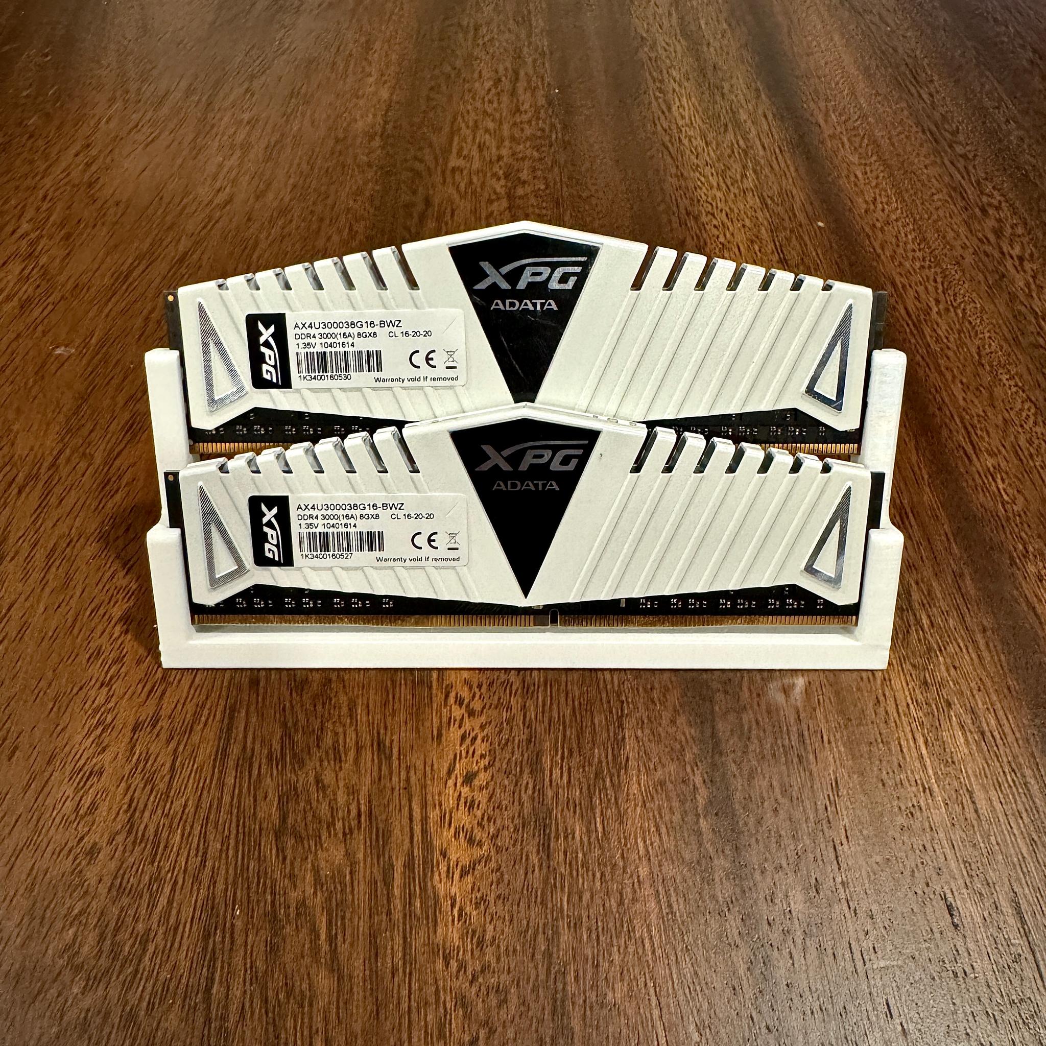 ADATA XPG Z1 16 GB (2 x 8 GB) DDR4-3000 CL16 Memory