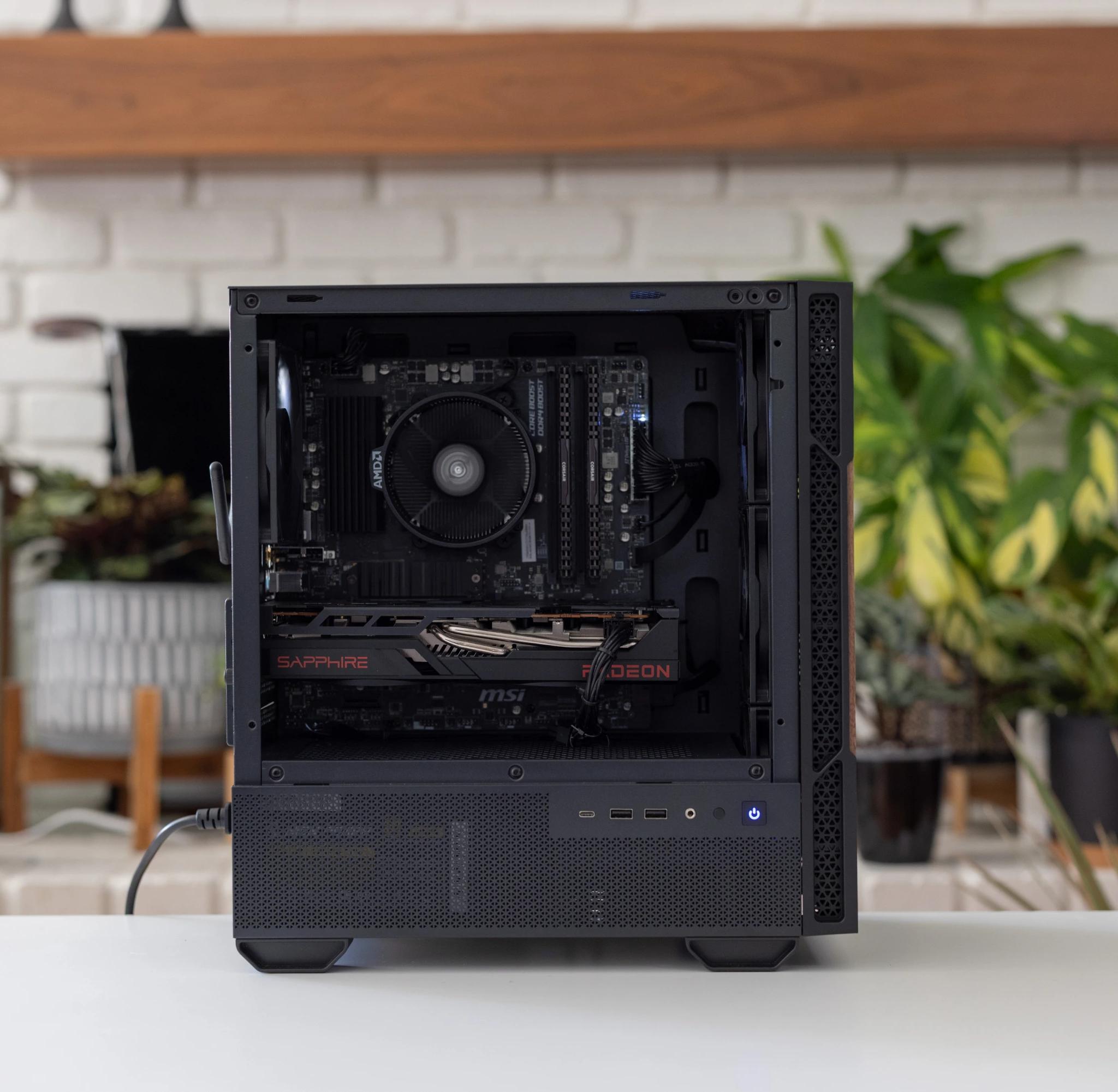 RX 6700 10GB, Ryzen 5 3600, 16GB DDR4, 1TB NVMe, WiFi, Blackout Gaming PC
