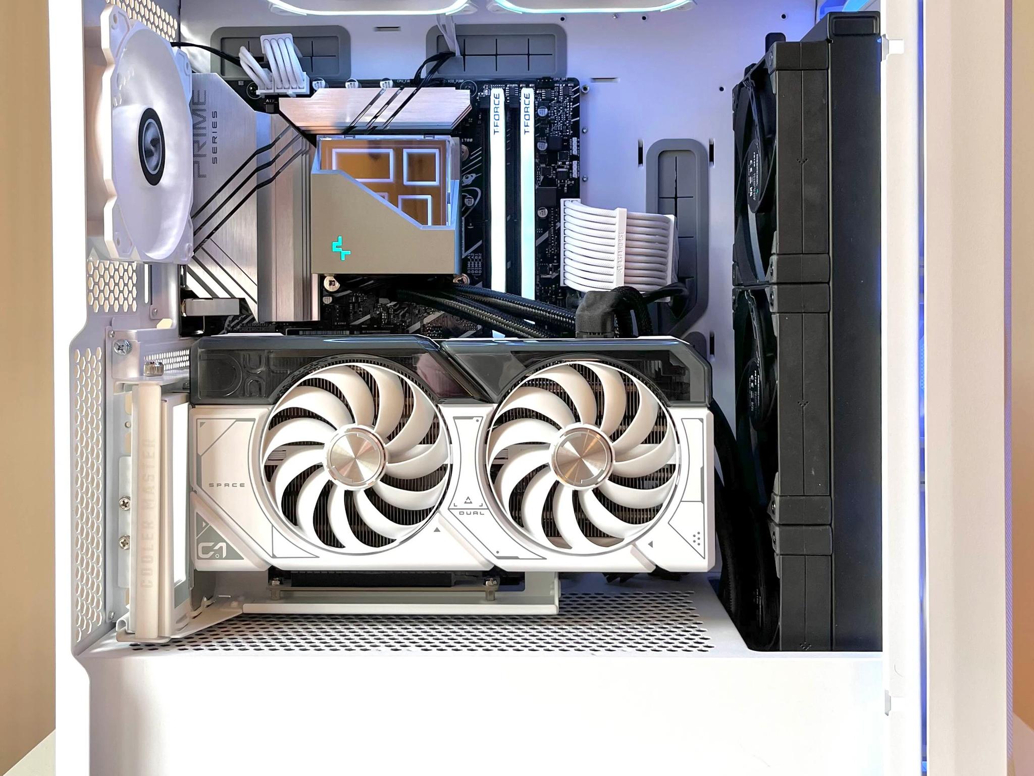 🍪🐻‍❄️| RTX 4070 Super 12gb, i7 13700k, 32gb DDR5, 2tb SSD, AIO Liquid Cooled White Gaming PC