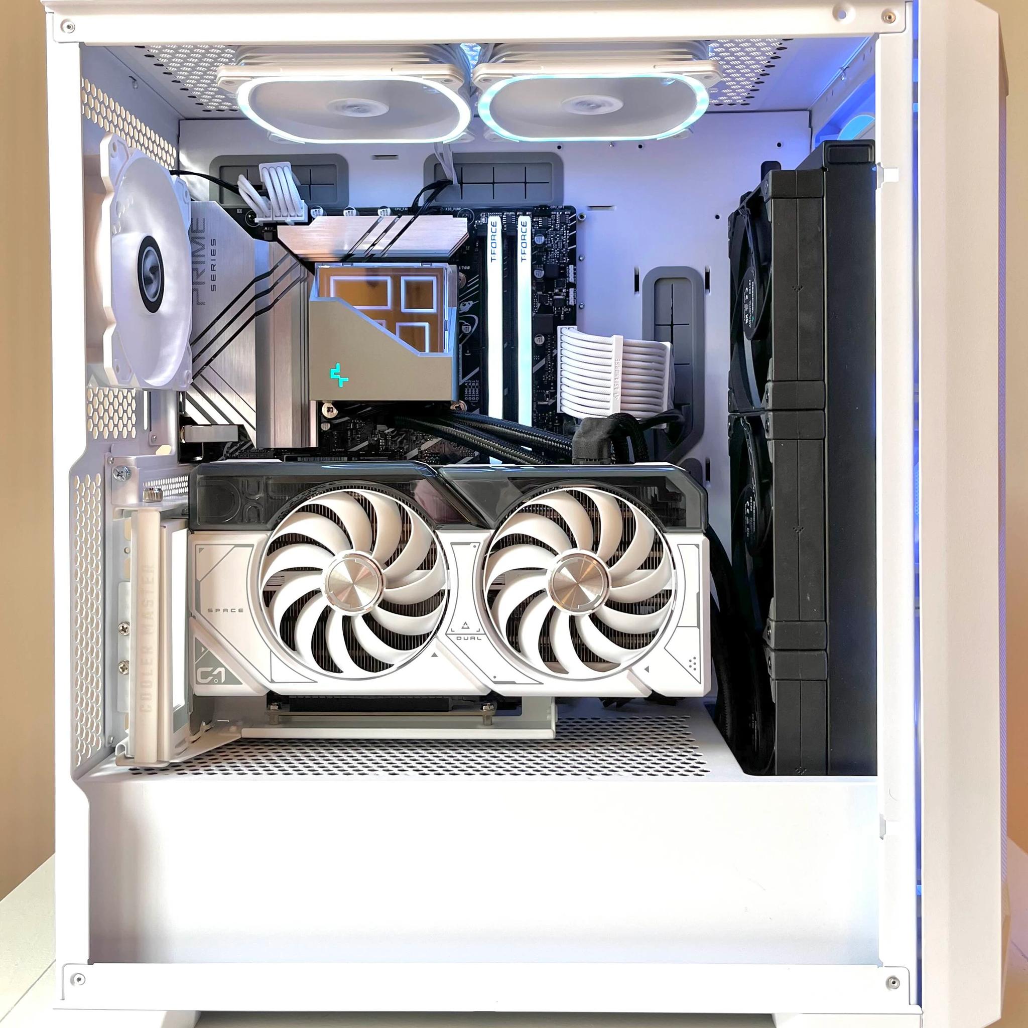 🍪🐻‍❄️| RTX 4070 Super 12gb, i7 13700k, 32gb DDR5, 2tb SSD, AIO Liquid Cooled White Gaming PC